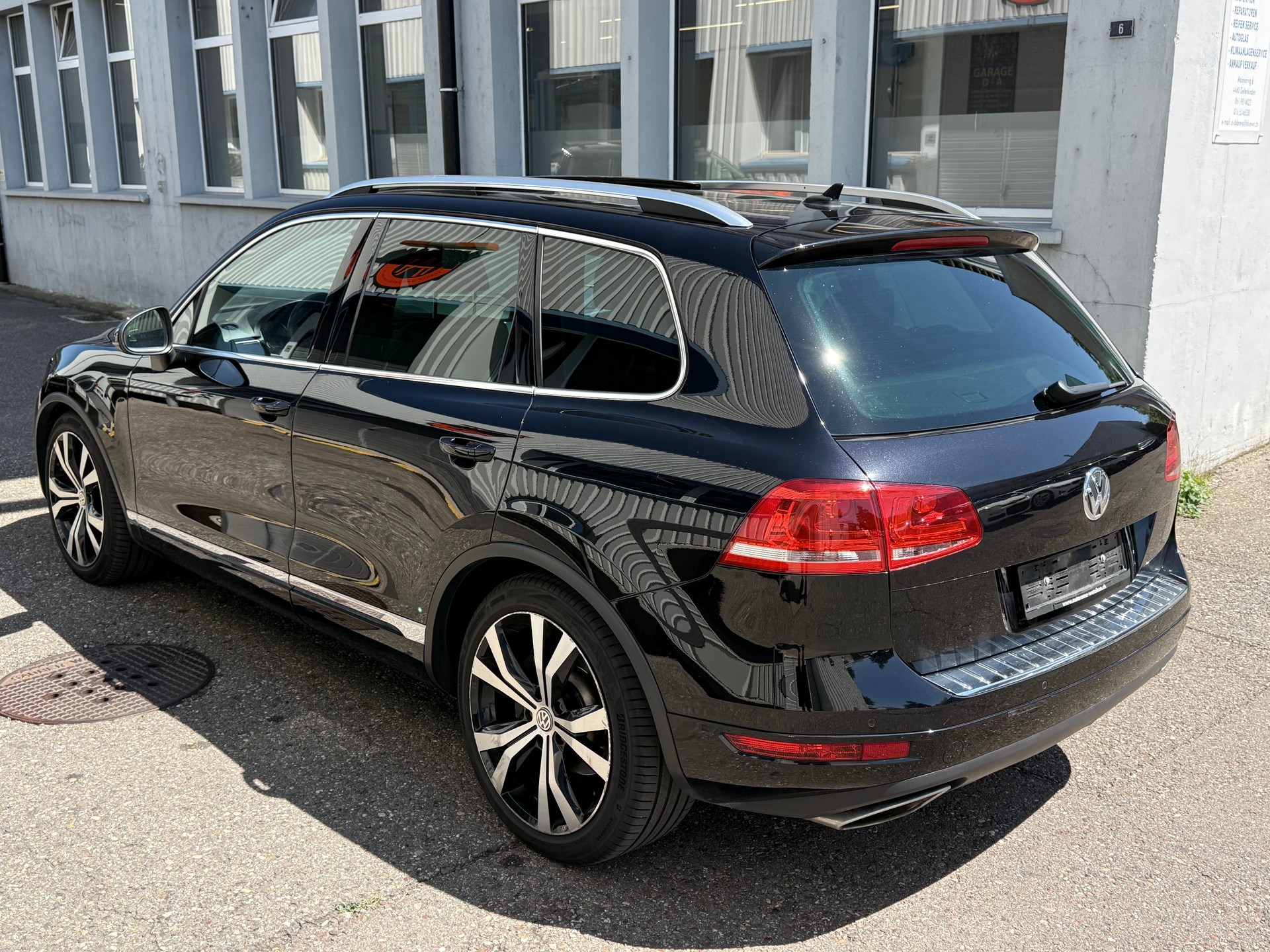 VW Touareg 3.0 TDI BMT Black Pearl Tiptronic-image-3