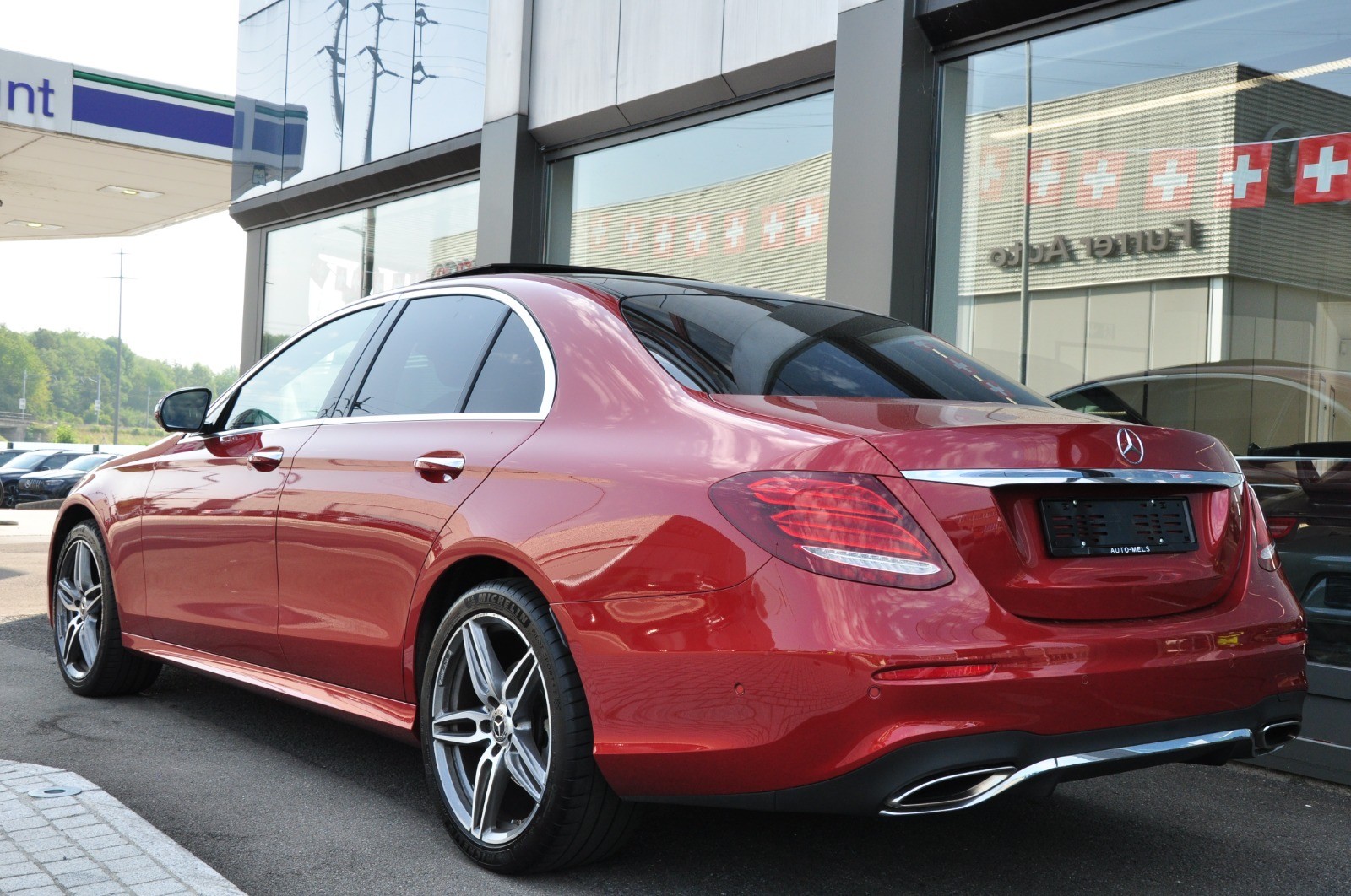 MERCEDES-BENZ E 200 AMG Line 4Matic 9G-Tronic-image-5