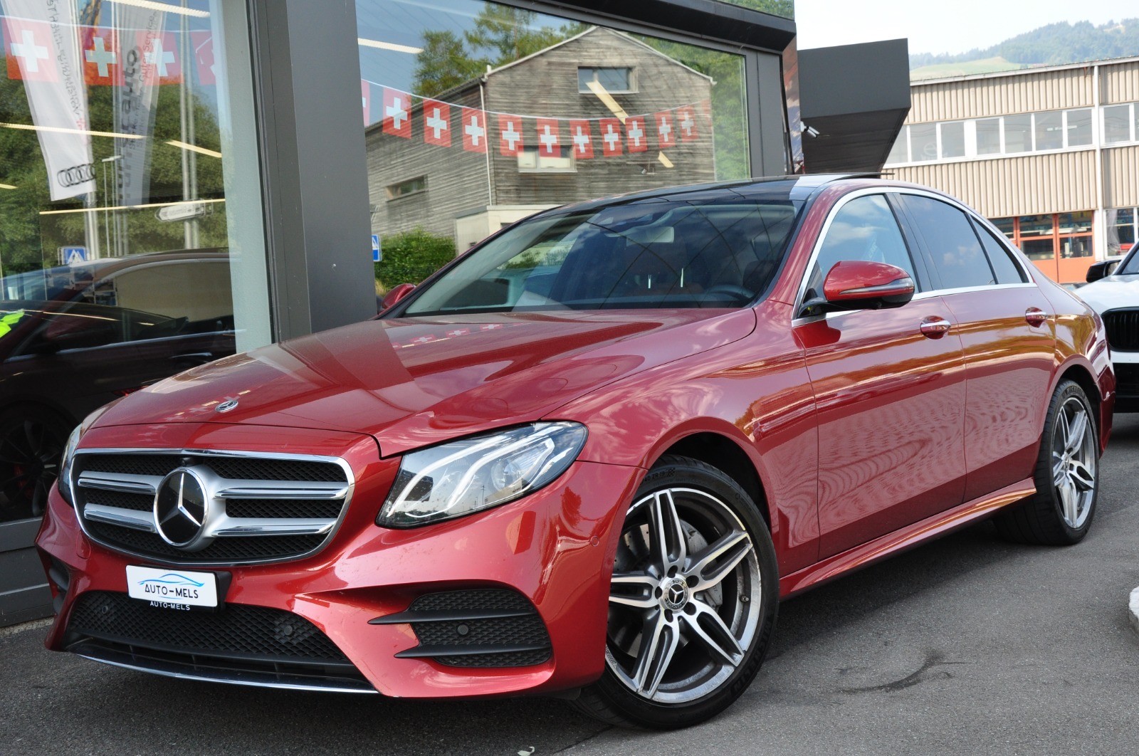 MERCEDES-BENZ E 200 AMG Line 4Matic 9G-Tronic-image-7