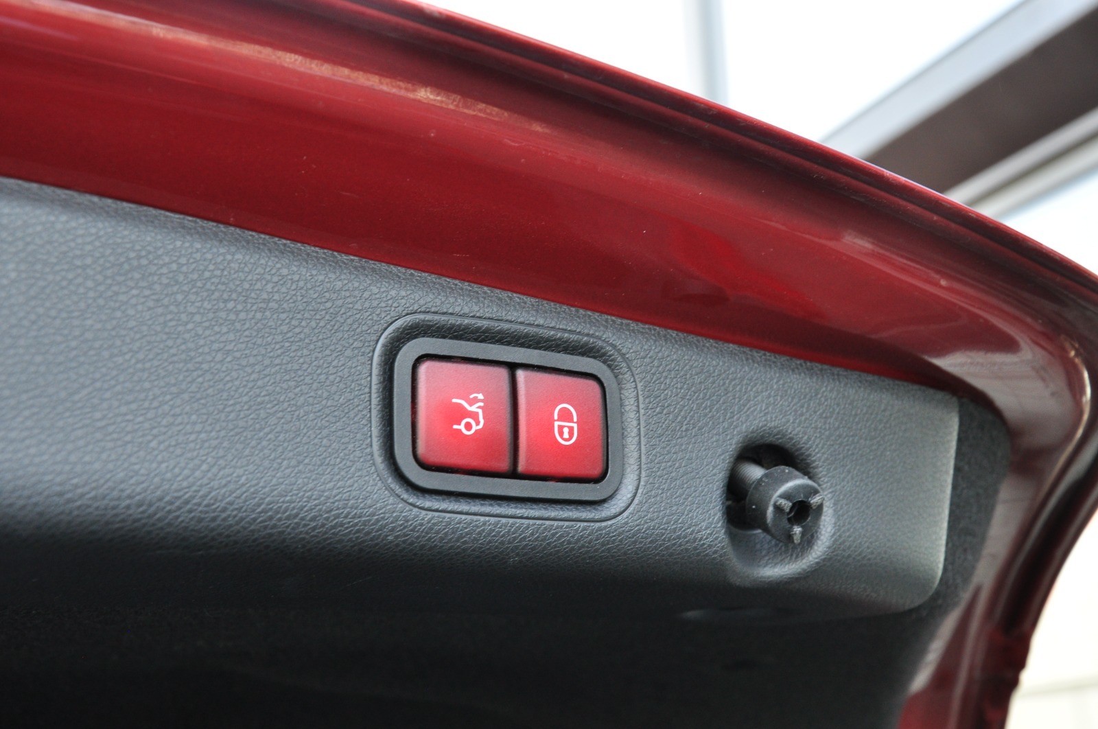 MERCEDES-BENZ E 200 AMG Line 4Matic 9G-Tronic-image-13