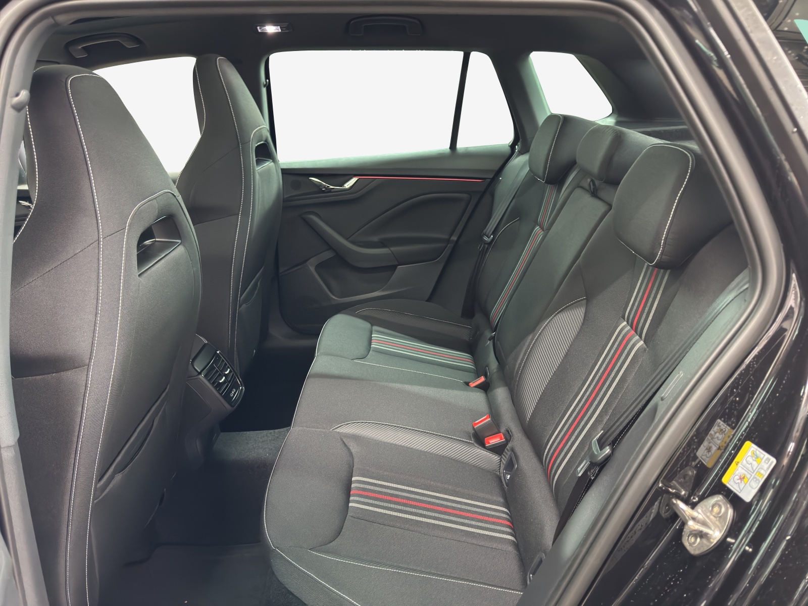 SKODA Kamiq Monte Carlo 1.0 TSI 115PS 7DSG-image-11