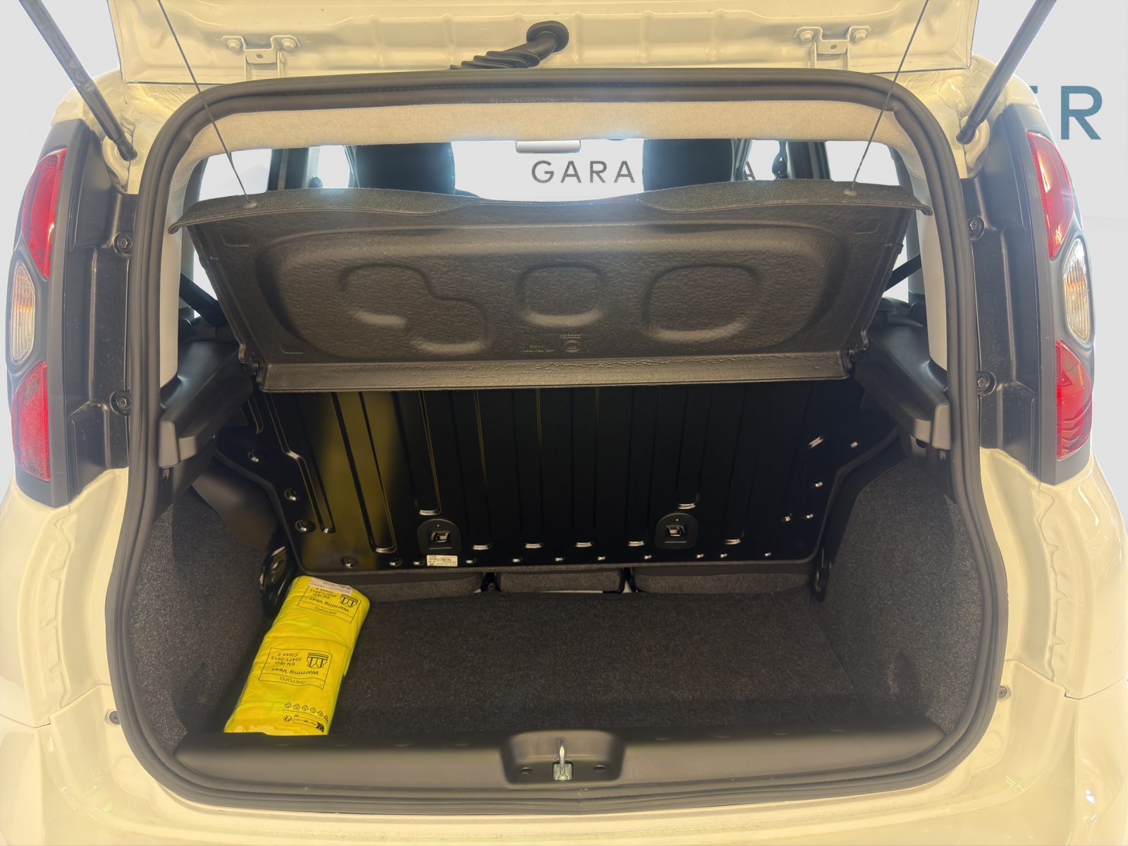 FIAT Pandina 1.0 Hybrid Cross-image-6