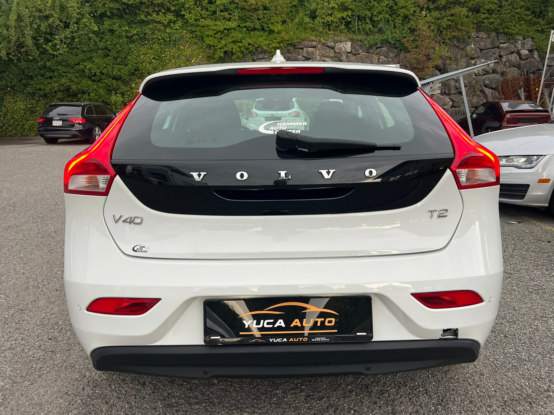 VOLVO V40 T2 Momentum Geartronic-image-4