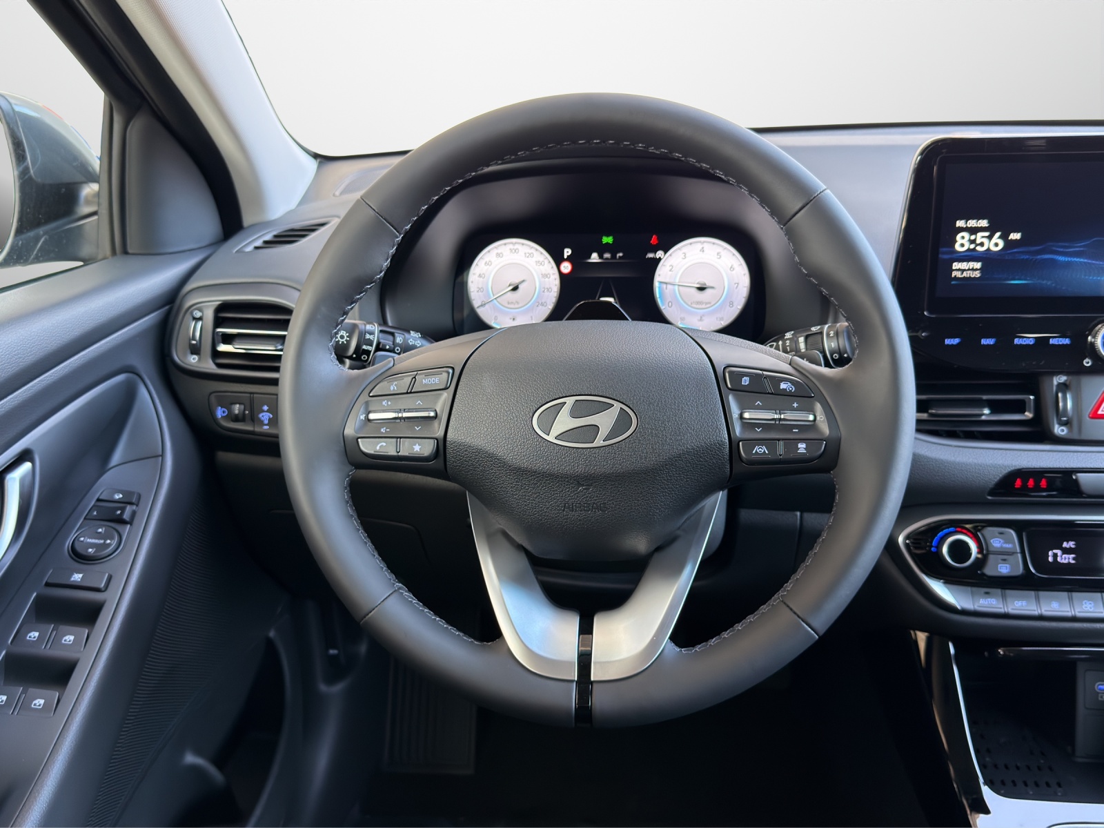 HYUNDAI i30 Wagon 1.6 T-GDi Amplia-image-8