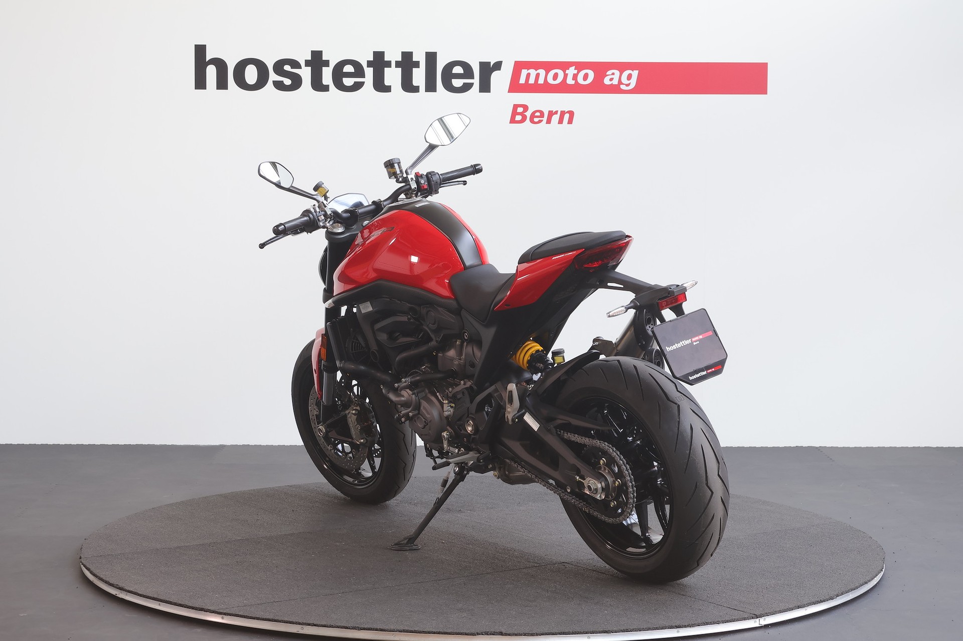 DUCATI Monster-showroom-element-3
