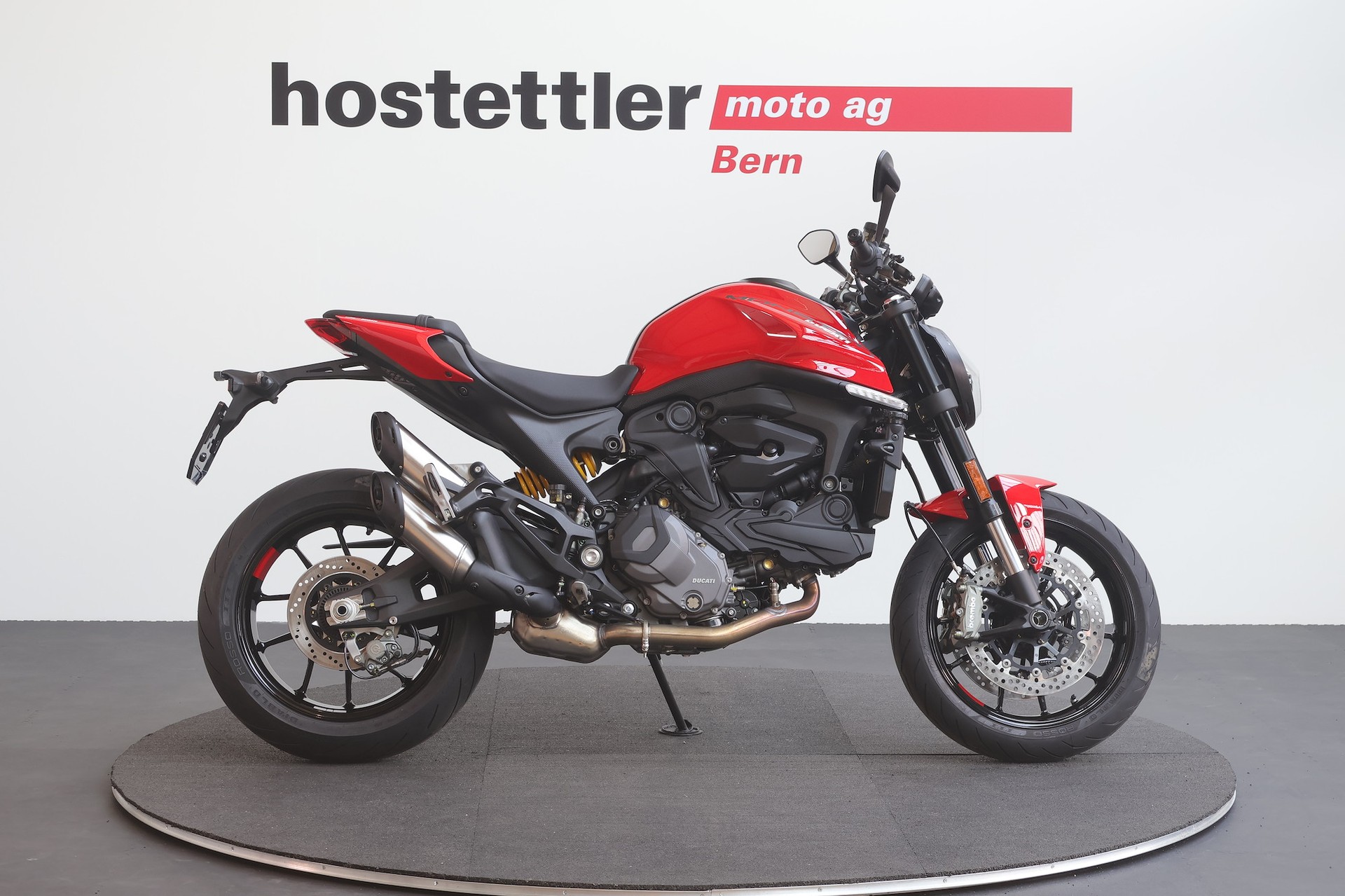 DUCATI Monster-showroom-element-1