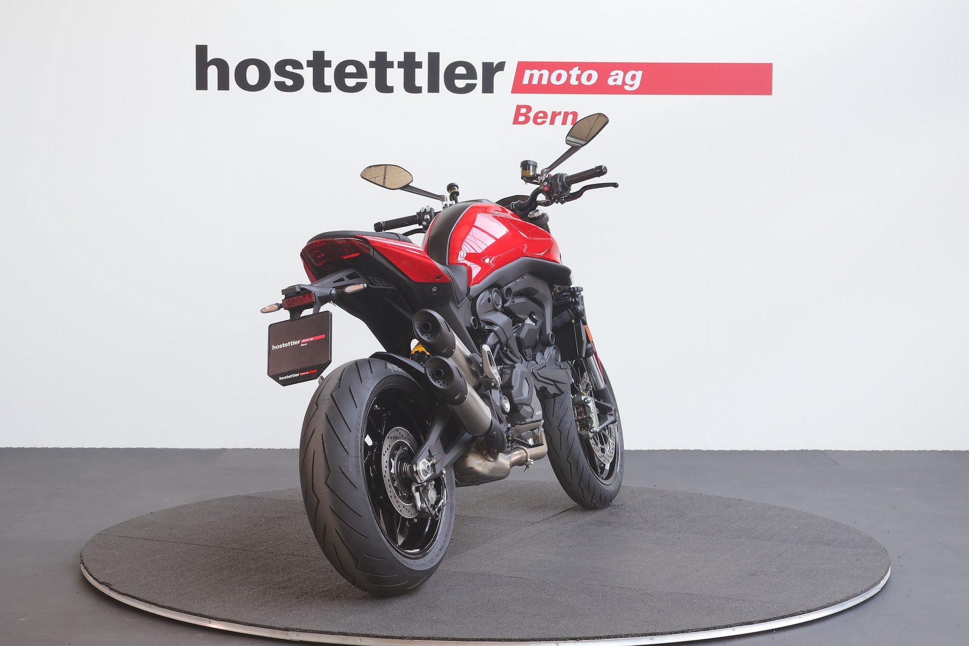DUCATI Monster-showroom-element-2