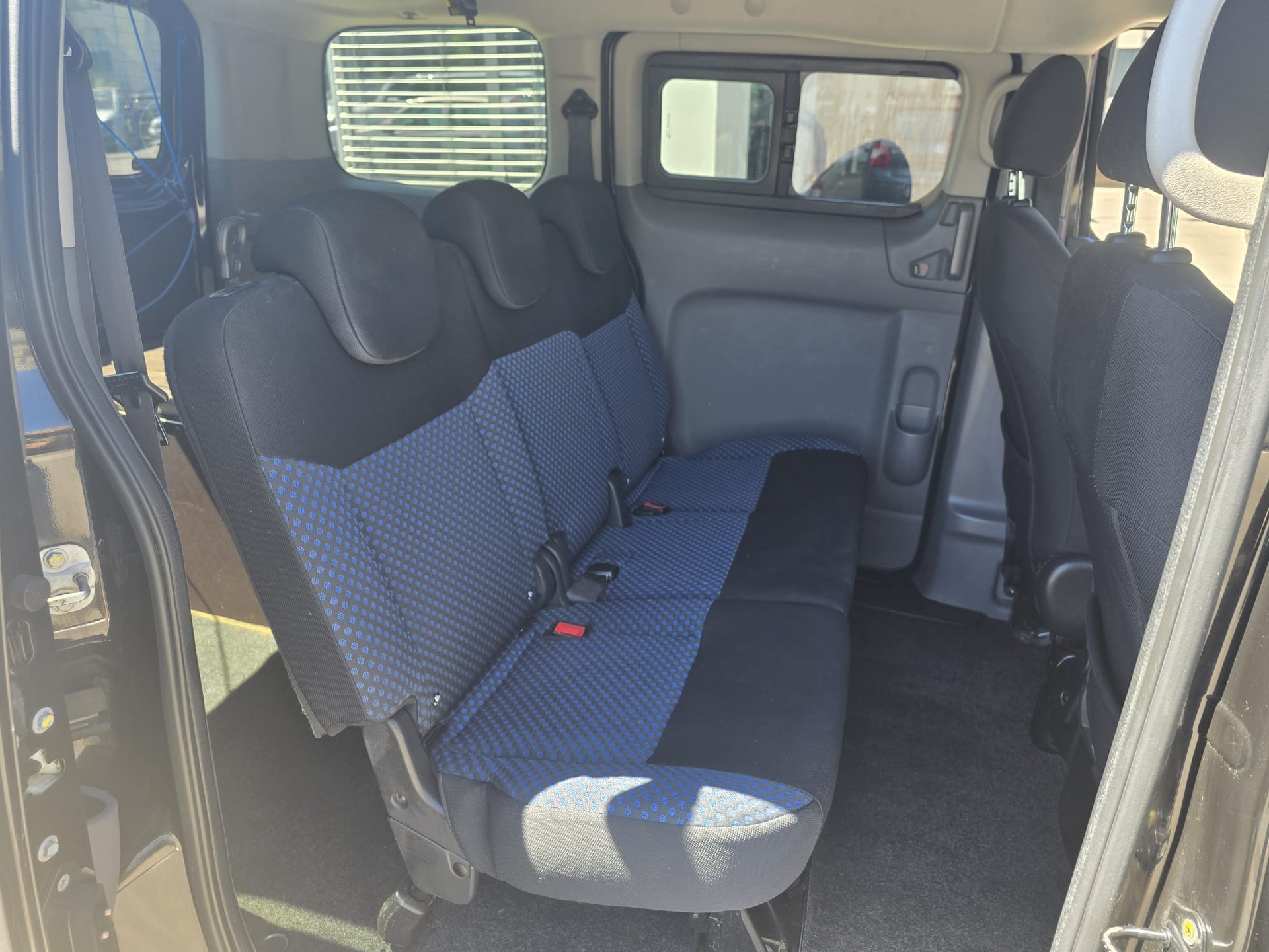 NISSAN NV200 1.5 dCi 110 Evalia Tekna-image-9