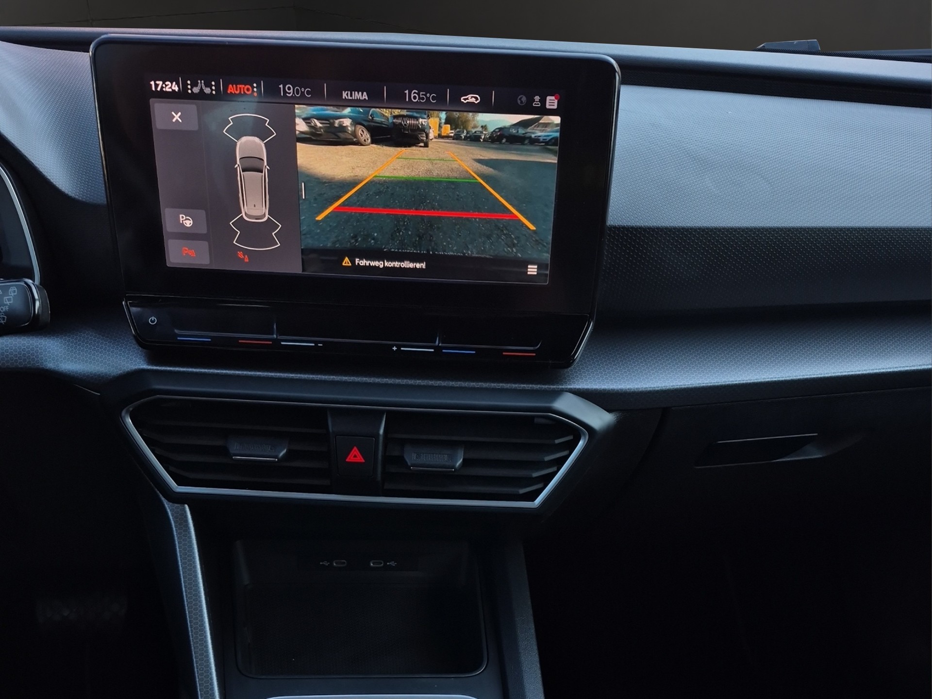 SEAT Leon ST 2.0 TDI EVO DSG 4Drive Style-image-15