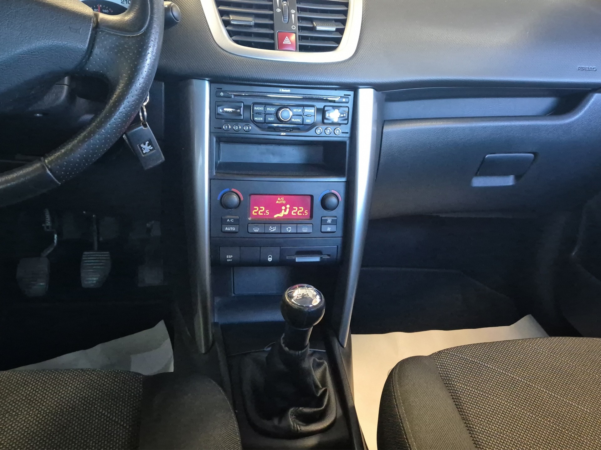 PEUGEOT 207 1.6 16V Sport Pack-image-18