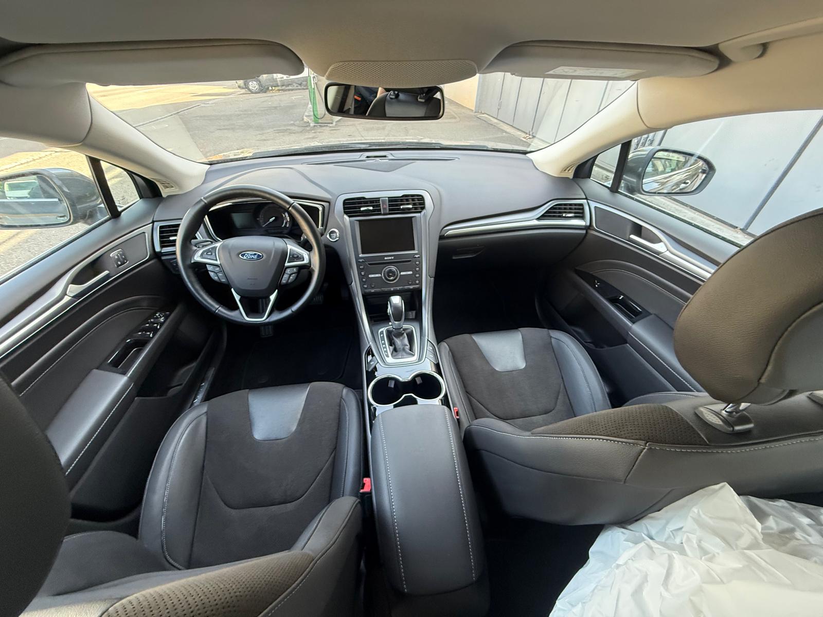 FORD Mondeo 2.0 HEV Titanium eCVT-image-12
