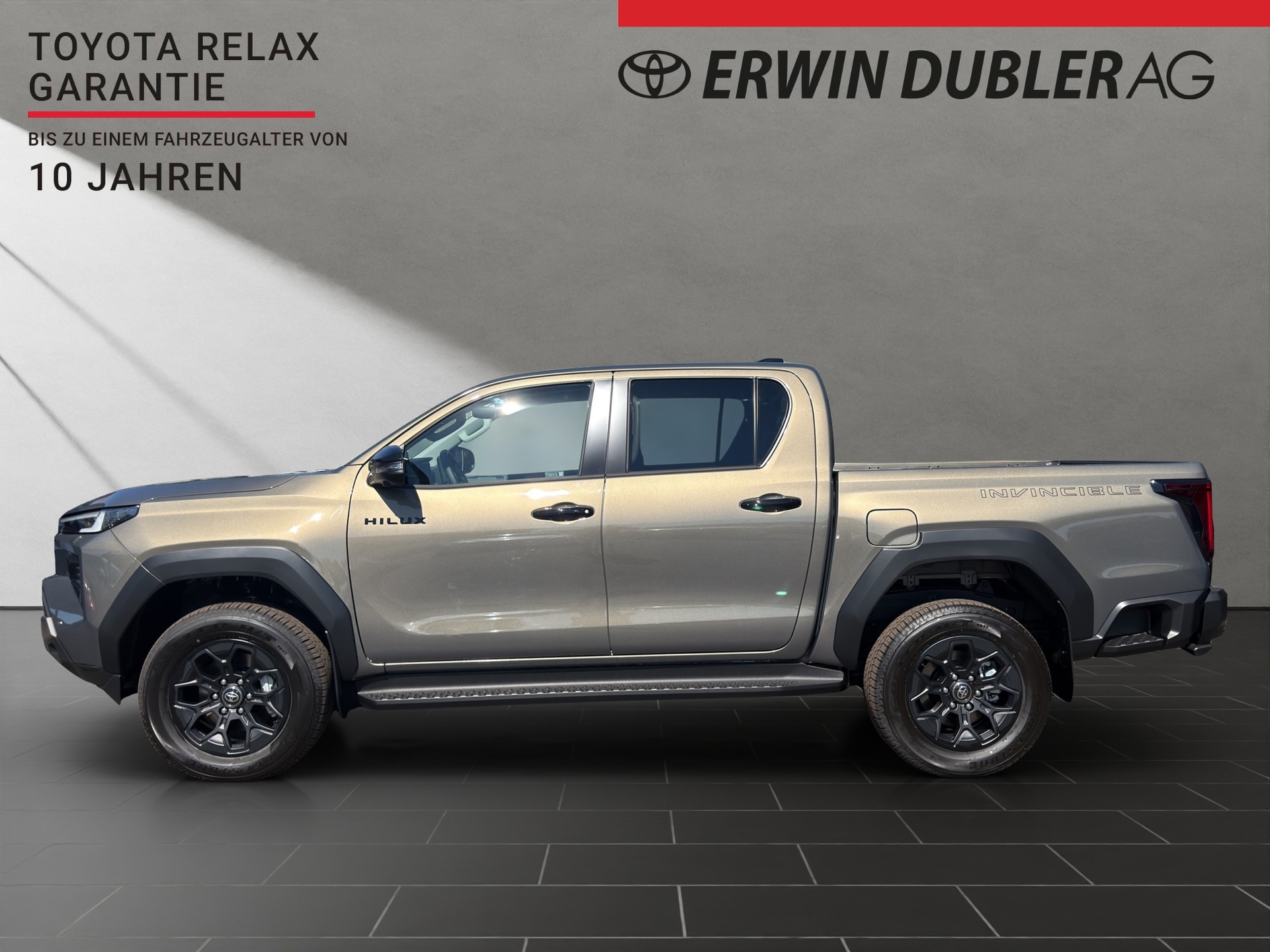 TOYOTA Hilux Double Cab.-Pick-up 2.8 D-4D MHEV 204 Invincible-showroom-element-1