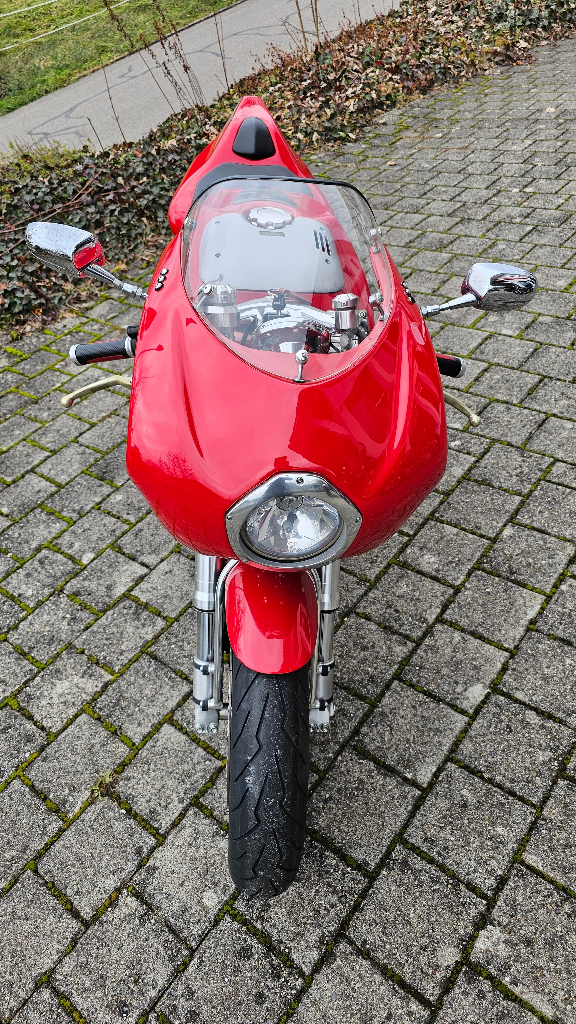 DUCATI MHR-showroom-element-2