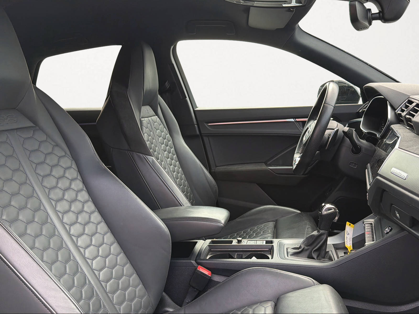 AUDI RS Q3 Sportback quattro S tronic-image-4