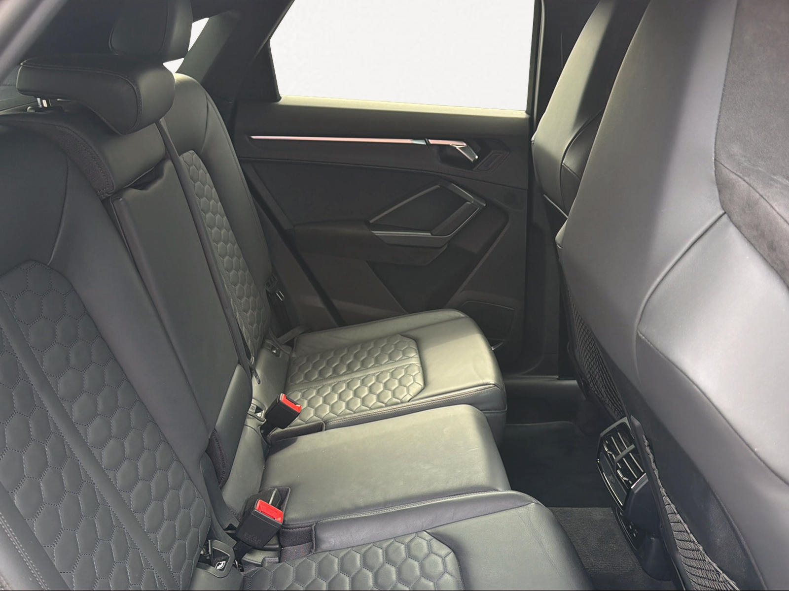 AUDI RS Q3 Sportback quattro S tronic-image-5