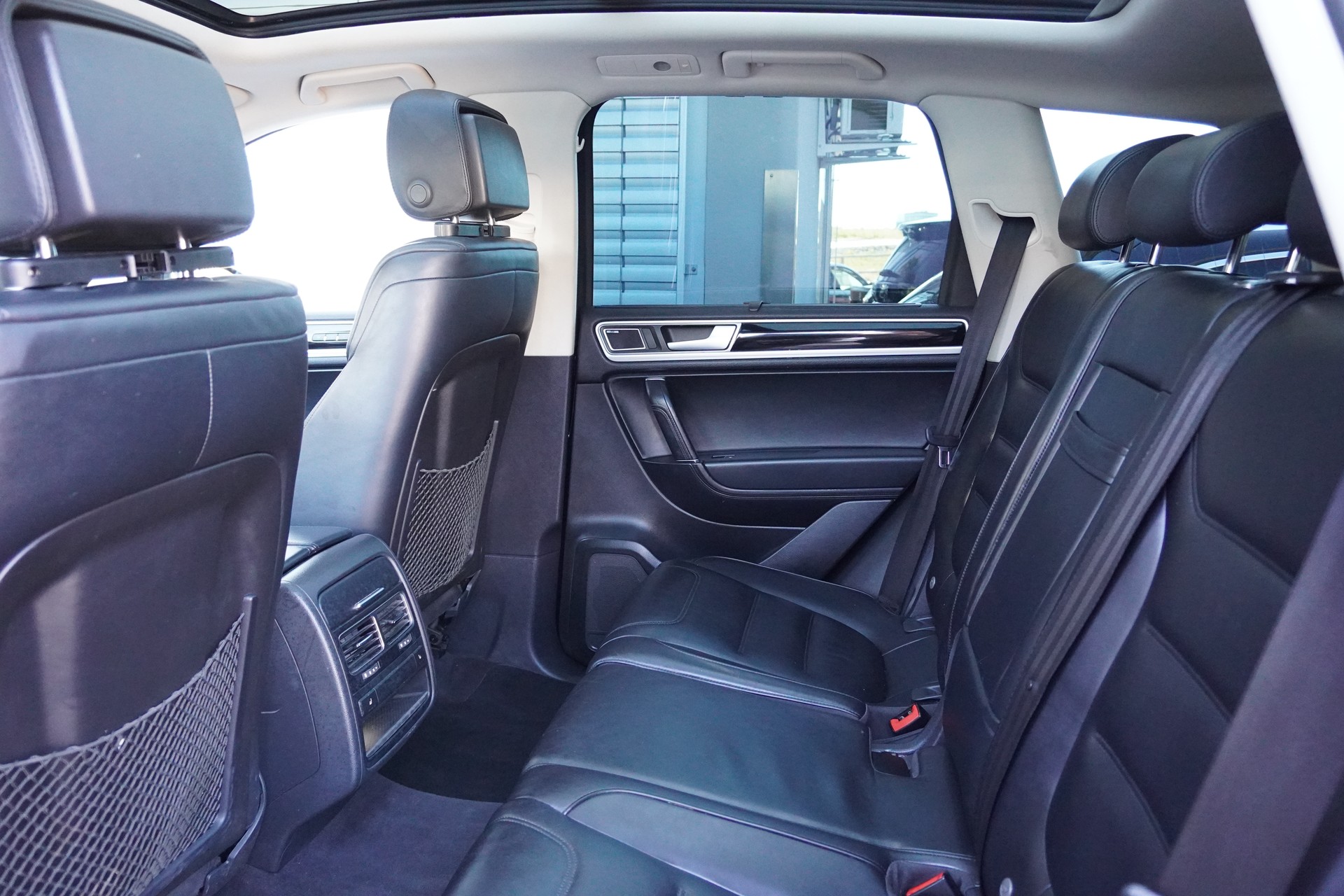 VW Touareg 4.2 TDI Tiptronic-image-14