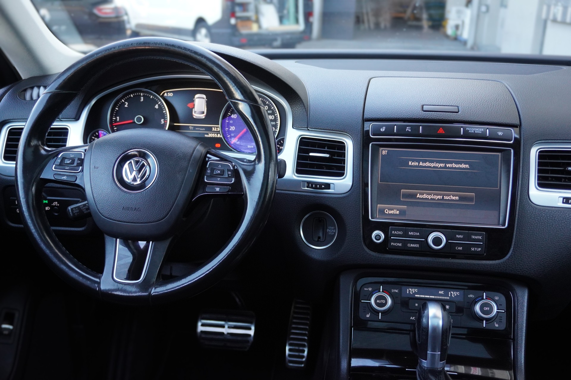VW Touareg 4.2 TDI Tiptronic-image-10