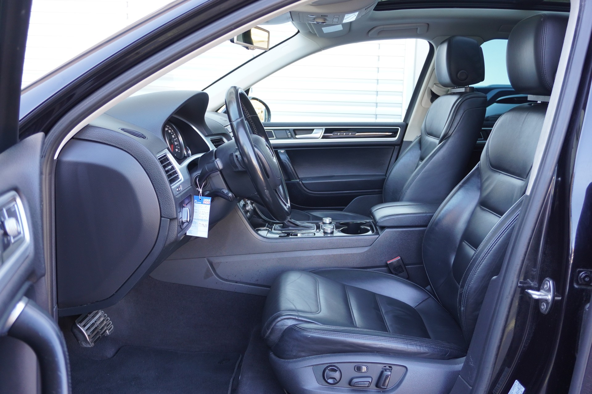 VW Touareg 4.2 TDI Tiptronic-image-9