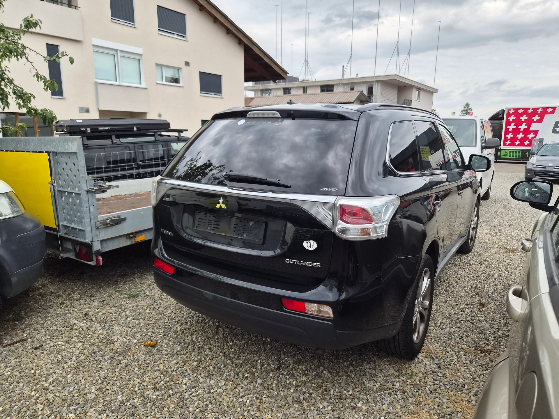 MITSUBISHI Outlander 2.2 DID Intense 4WD Automatic-image-6