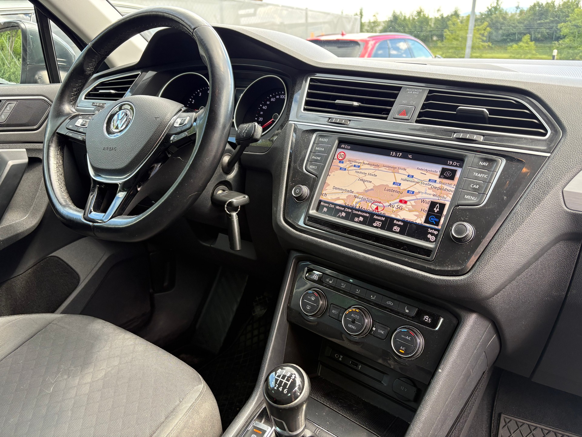 VW Tiguan 1.4TSI Comfortline 4Motion-image-8