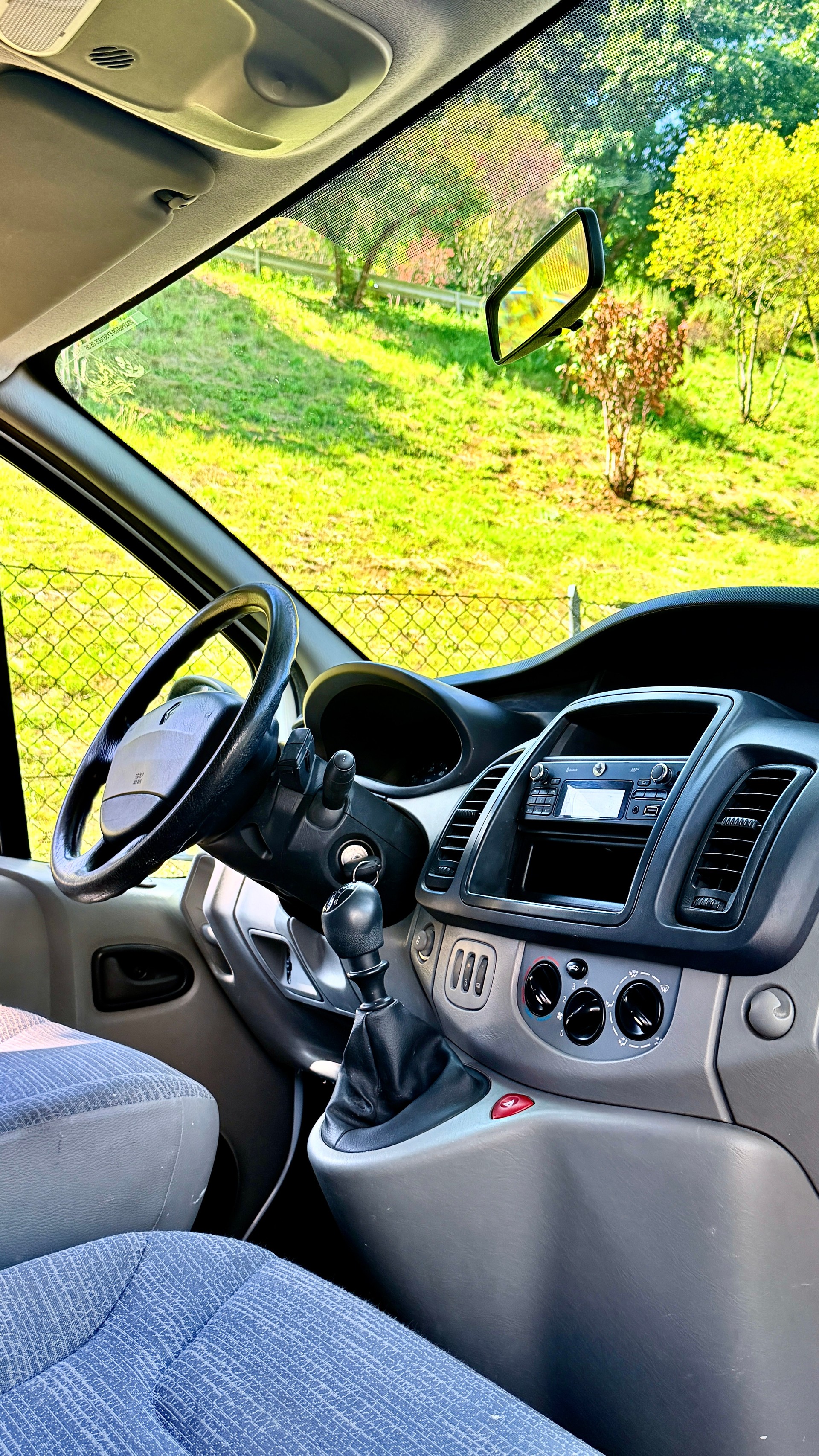 RENAULT Trafic 2.0 dCi 90 2.7t L1H1-image-6