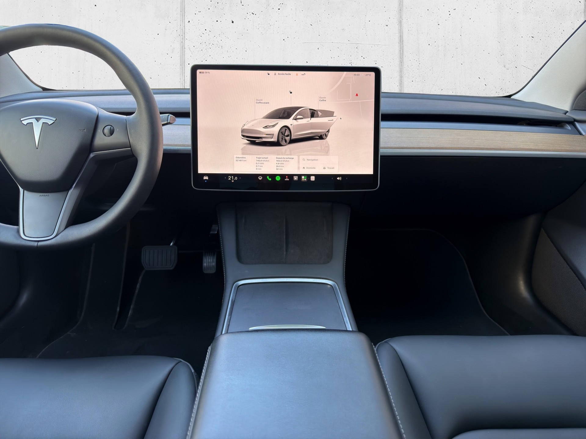 TESLA Model 3-image-16