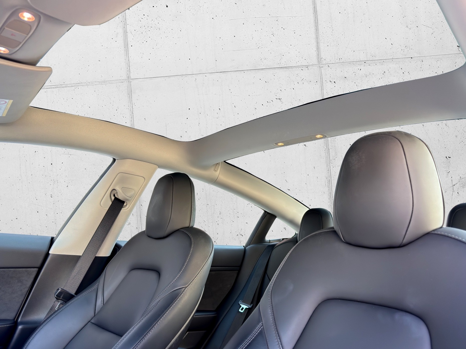 TESLA Model 3-image-12