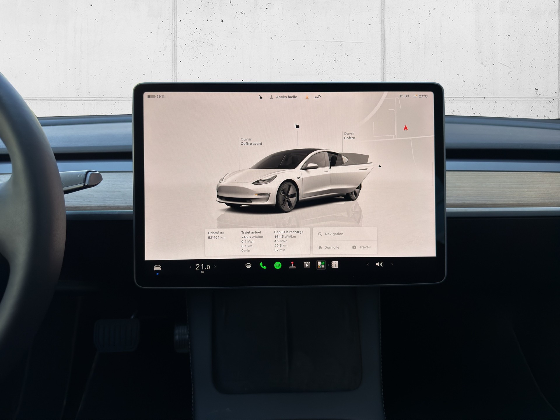TESLA Model 3-image-17
