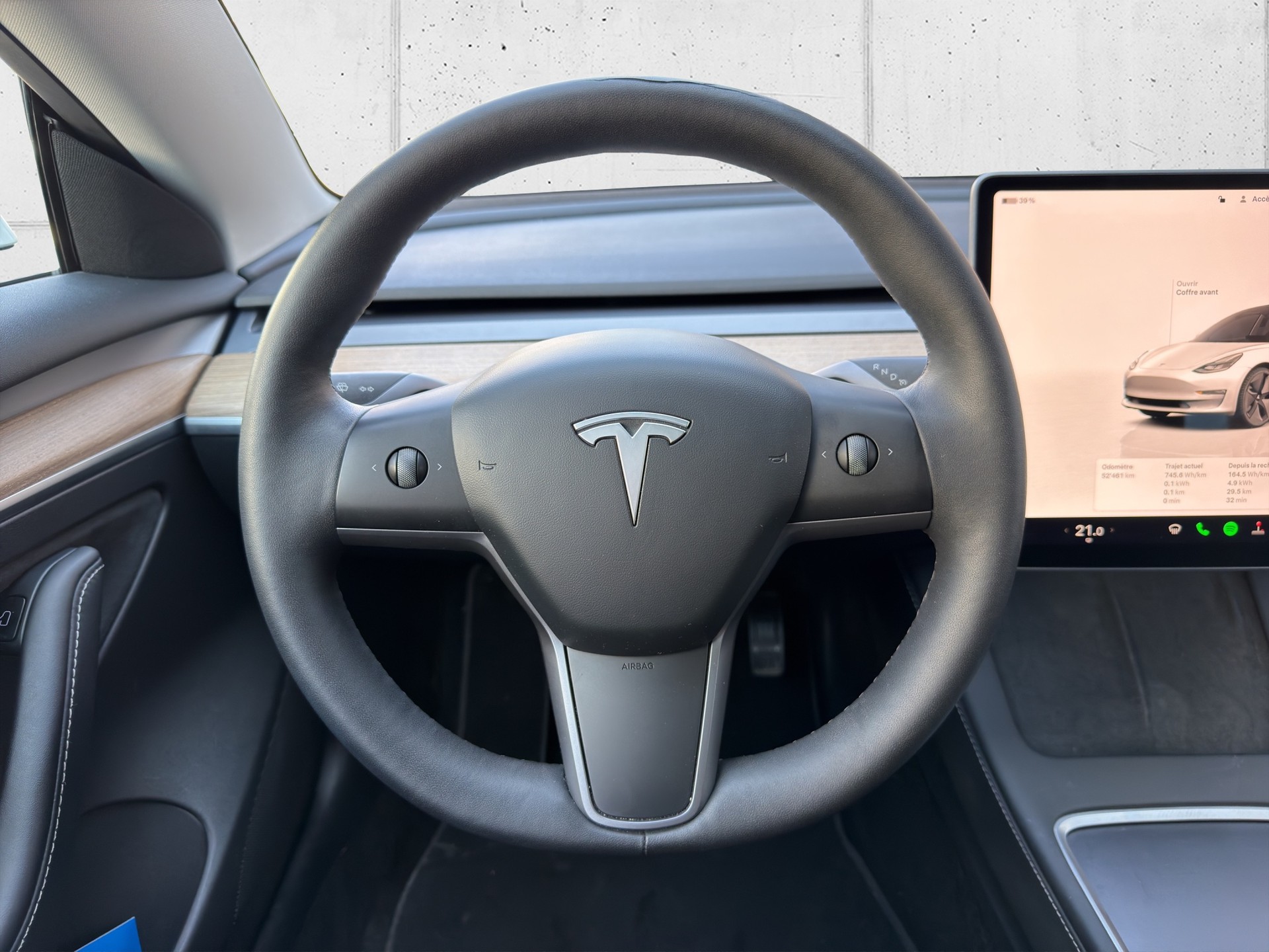 TESLA Model 3-image-14