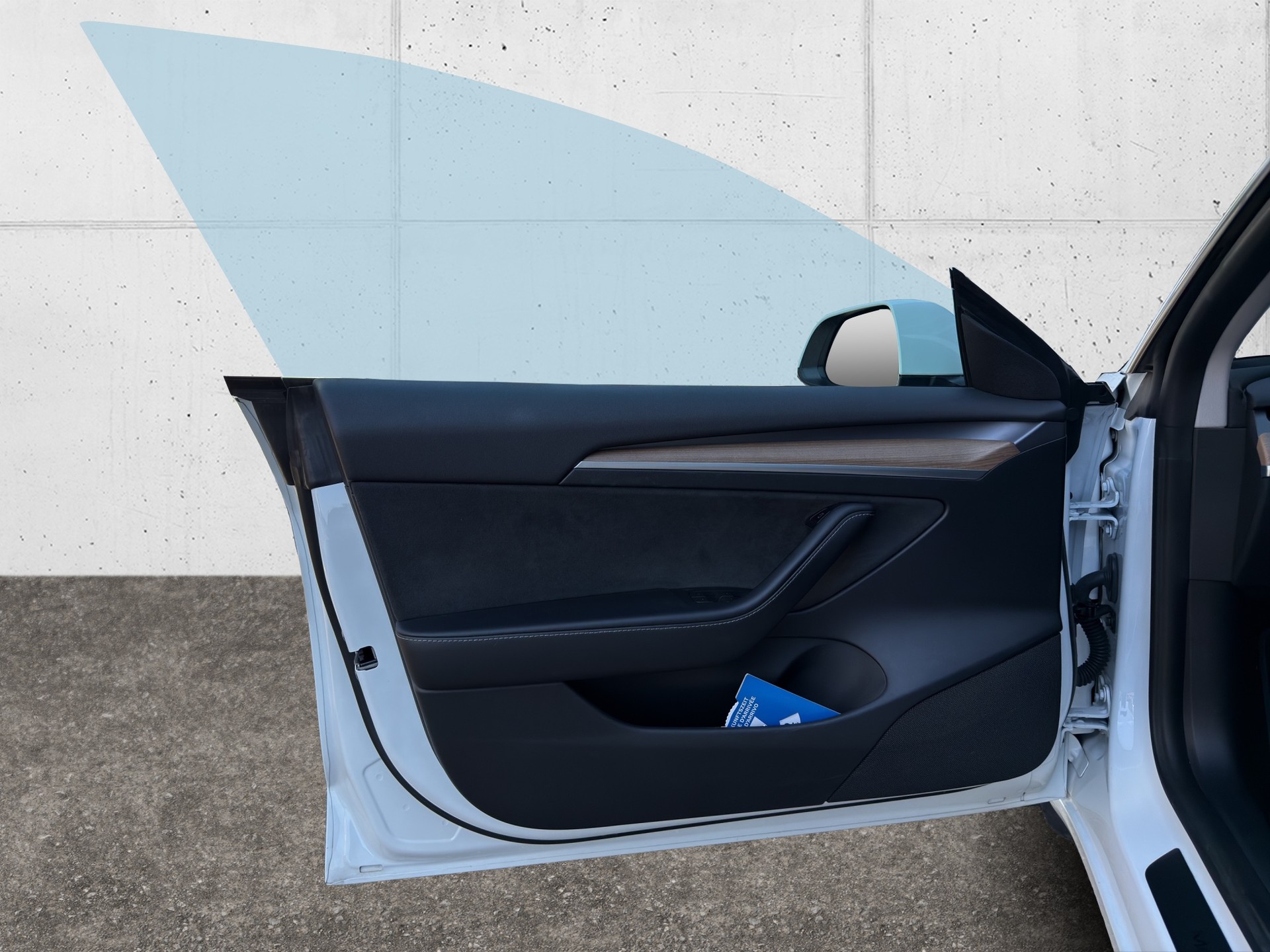 TESLA Model 3-image-21