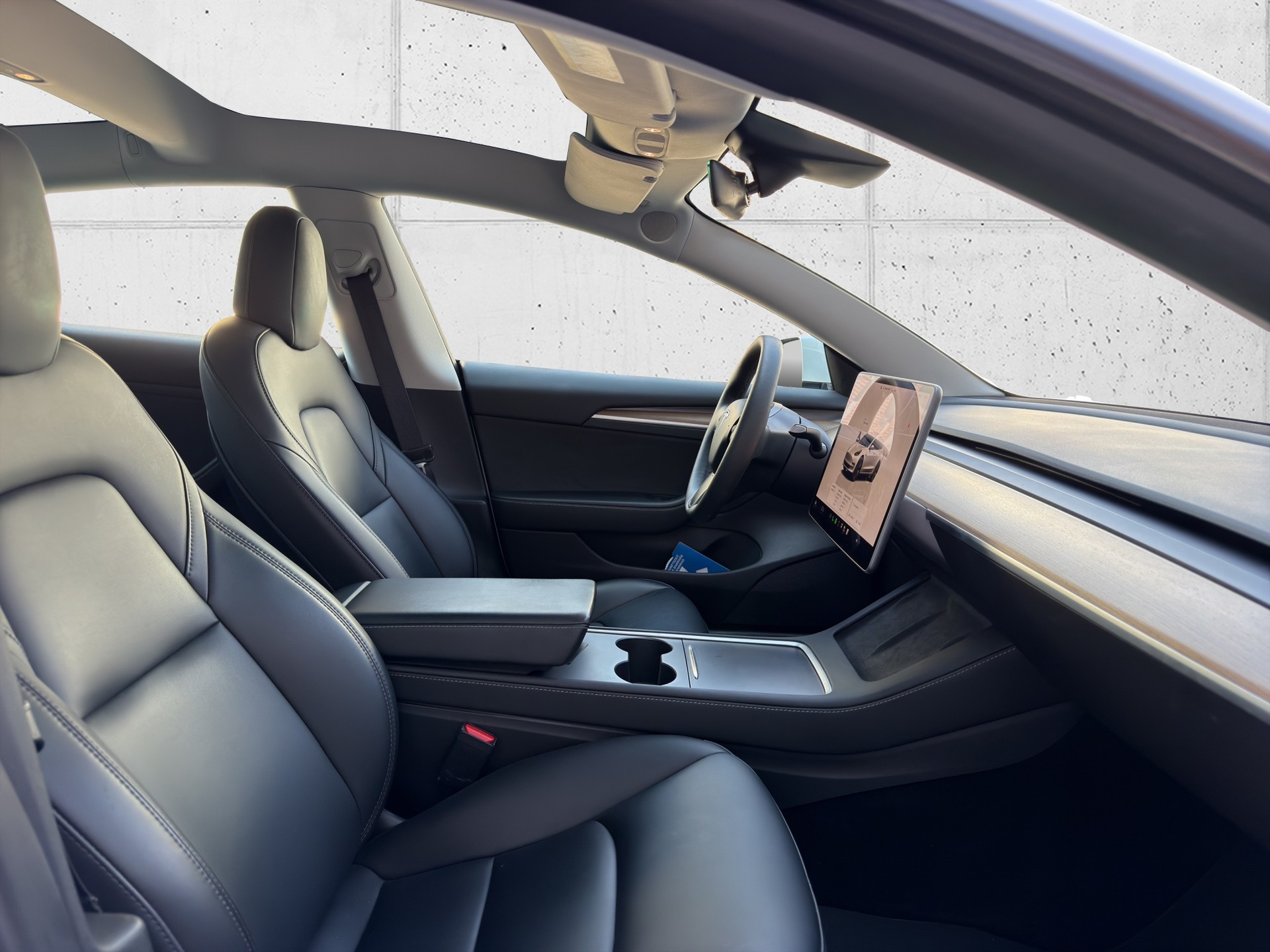 TESLA Model 3-image-18