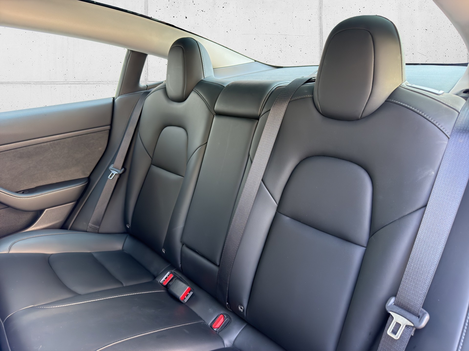 TESLA Model 3-image-20