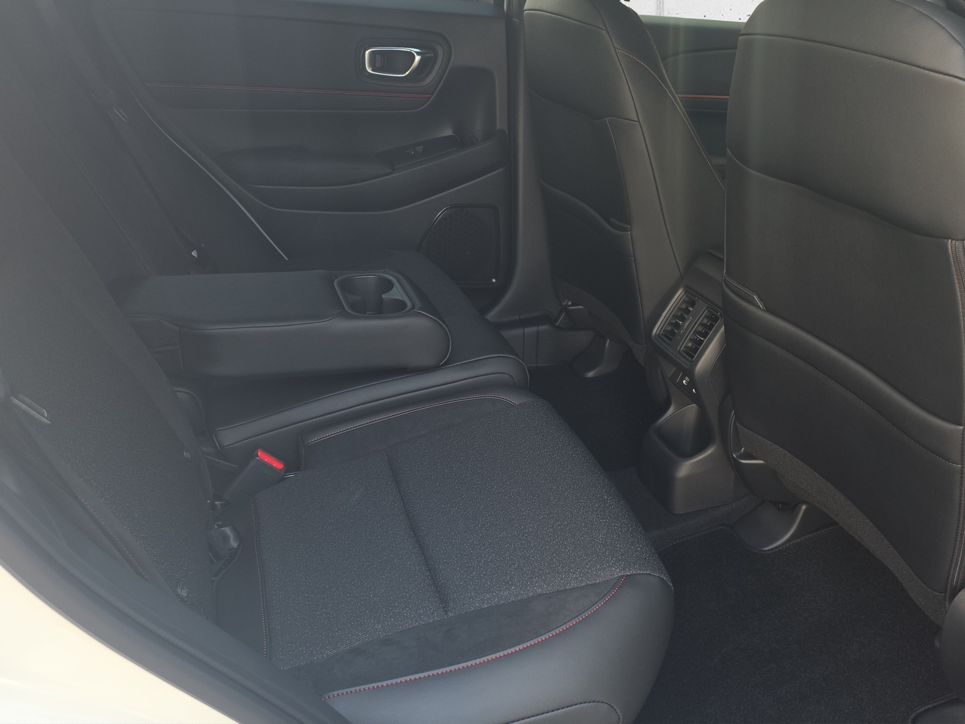 HONDA HR-V 1.5 i-MMD Advance Sport-image-17
