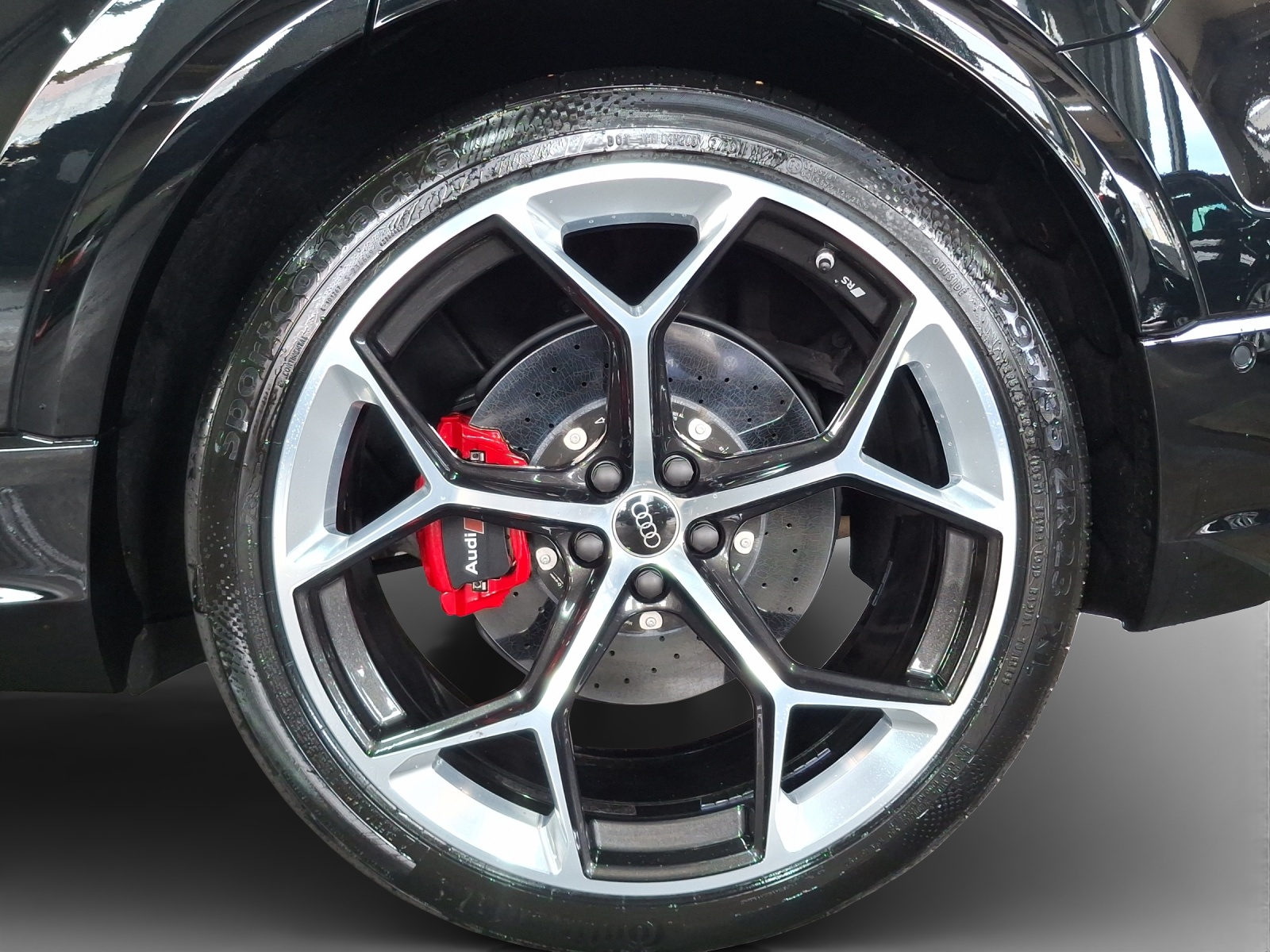 AUDI RSQ8 performance quattro-image-13