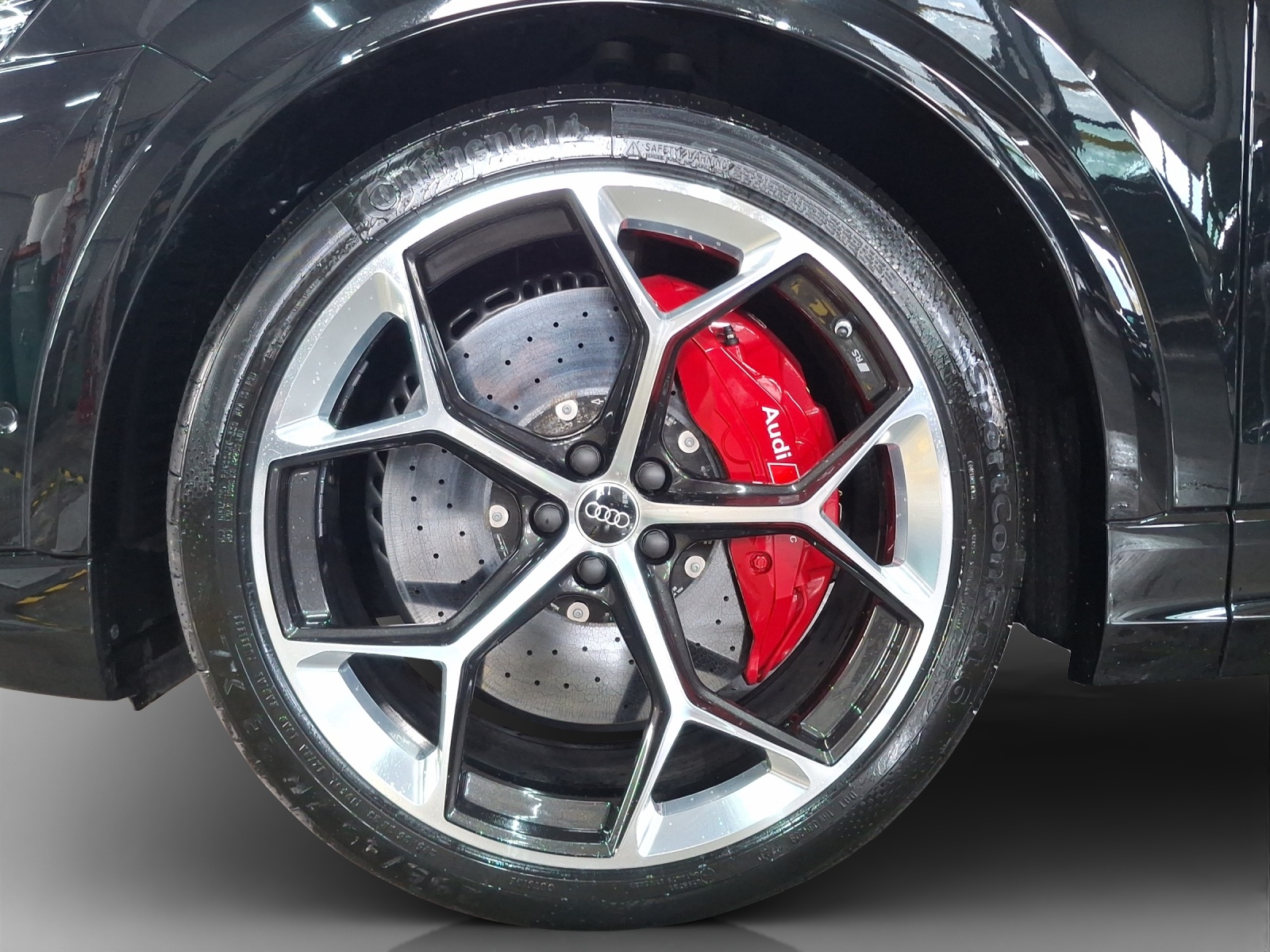 AUDI RSQ8 performance quattro-image-14
