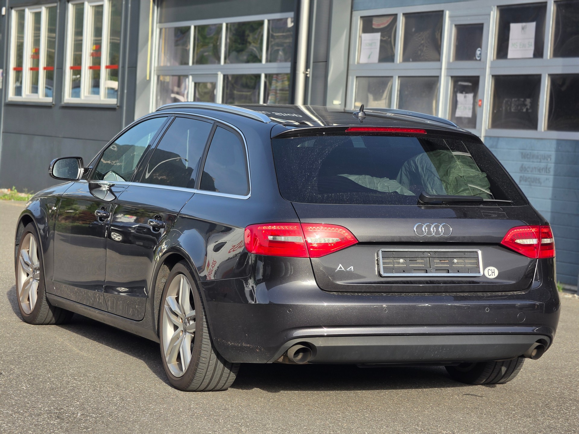 AUDI A4 Avant 1.8 TFSI quattro-image-5
