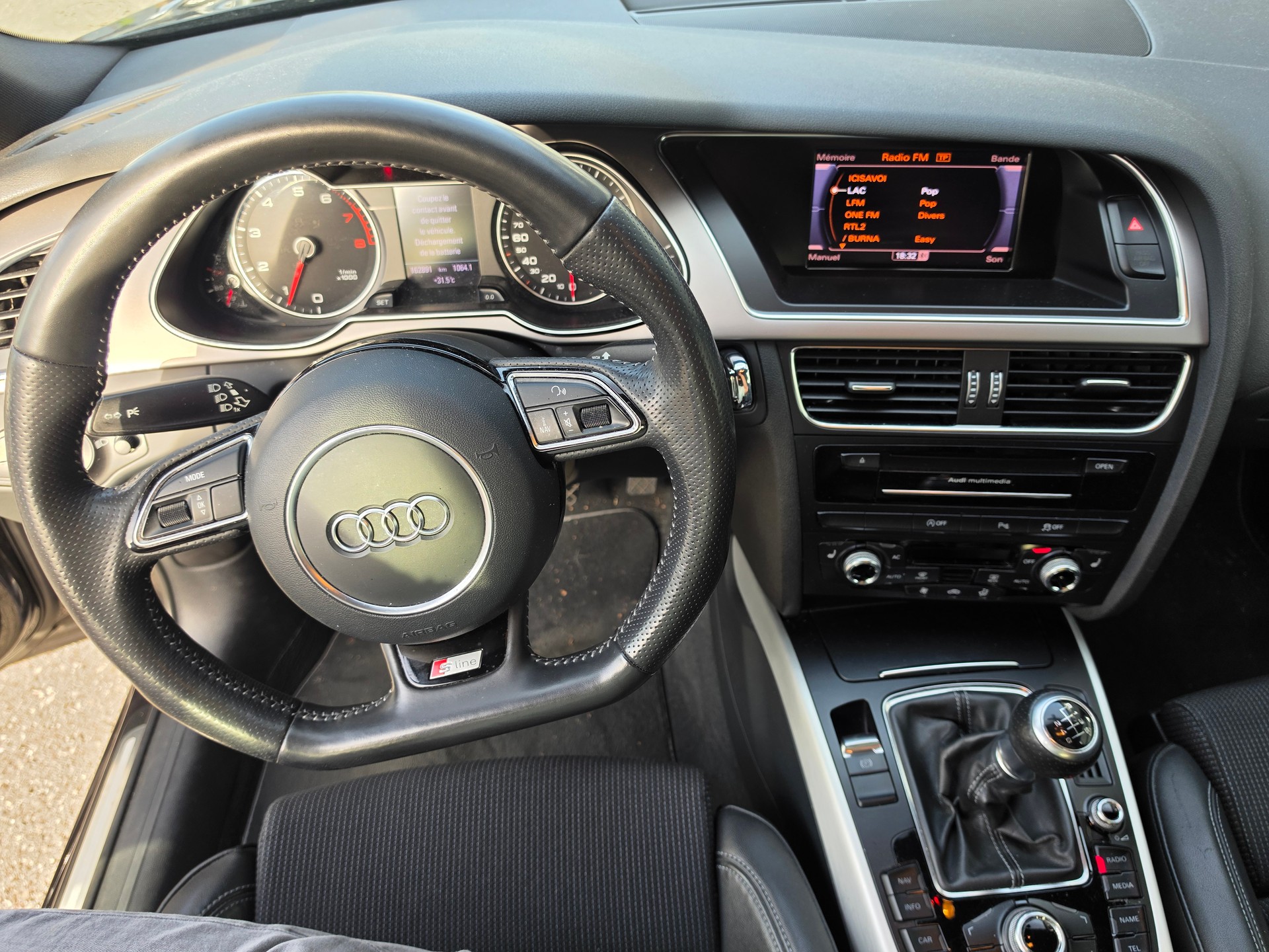 AUDI A4 Avant 1.8 TFSI quattro-image-10