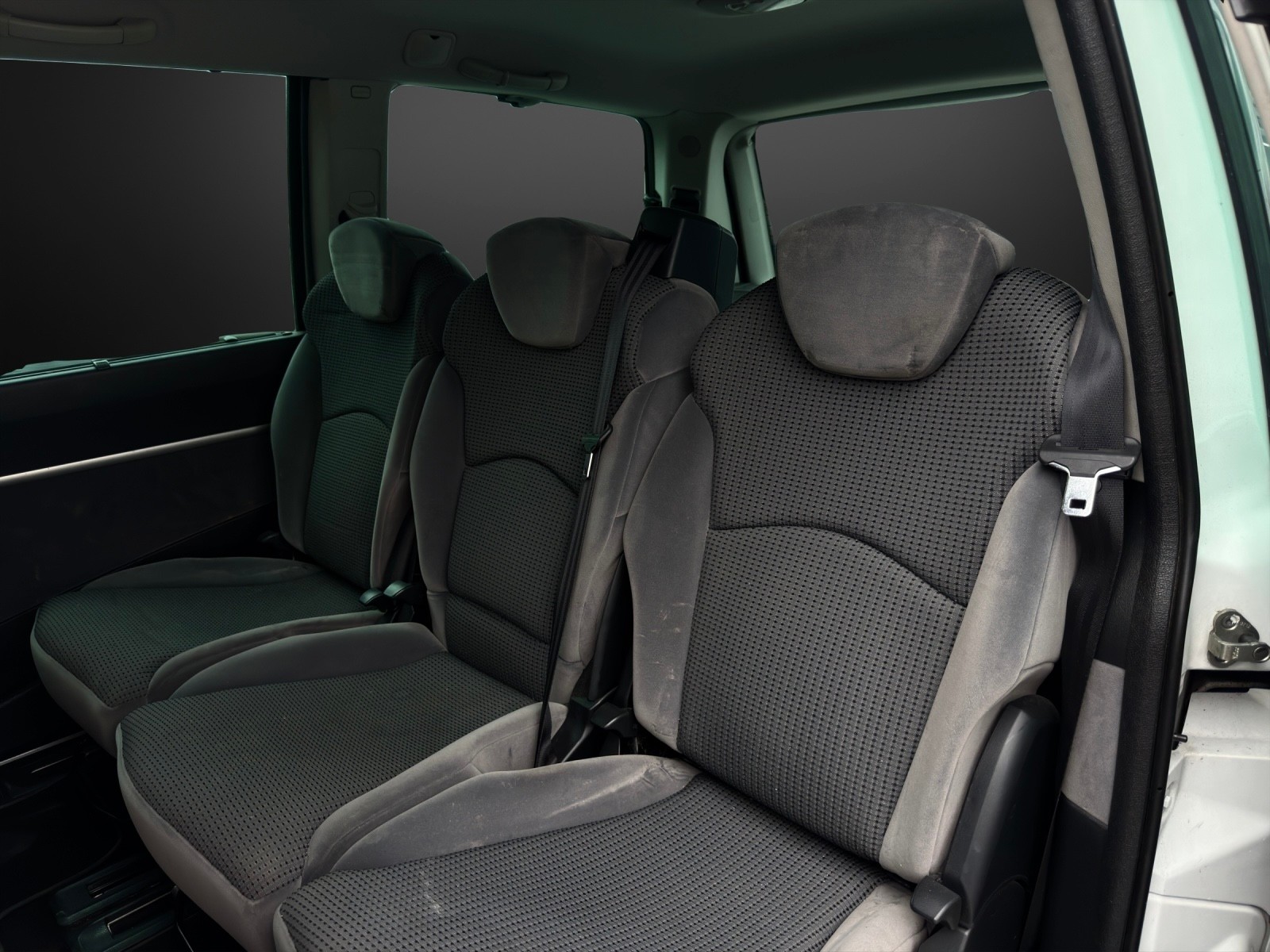 PEUGEOT 807 2.0 16V HDi Active-image-11