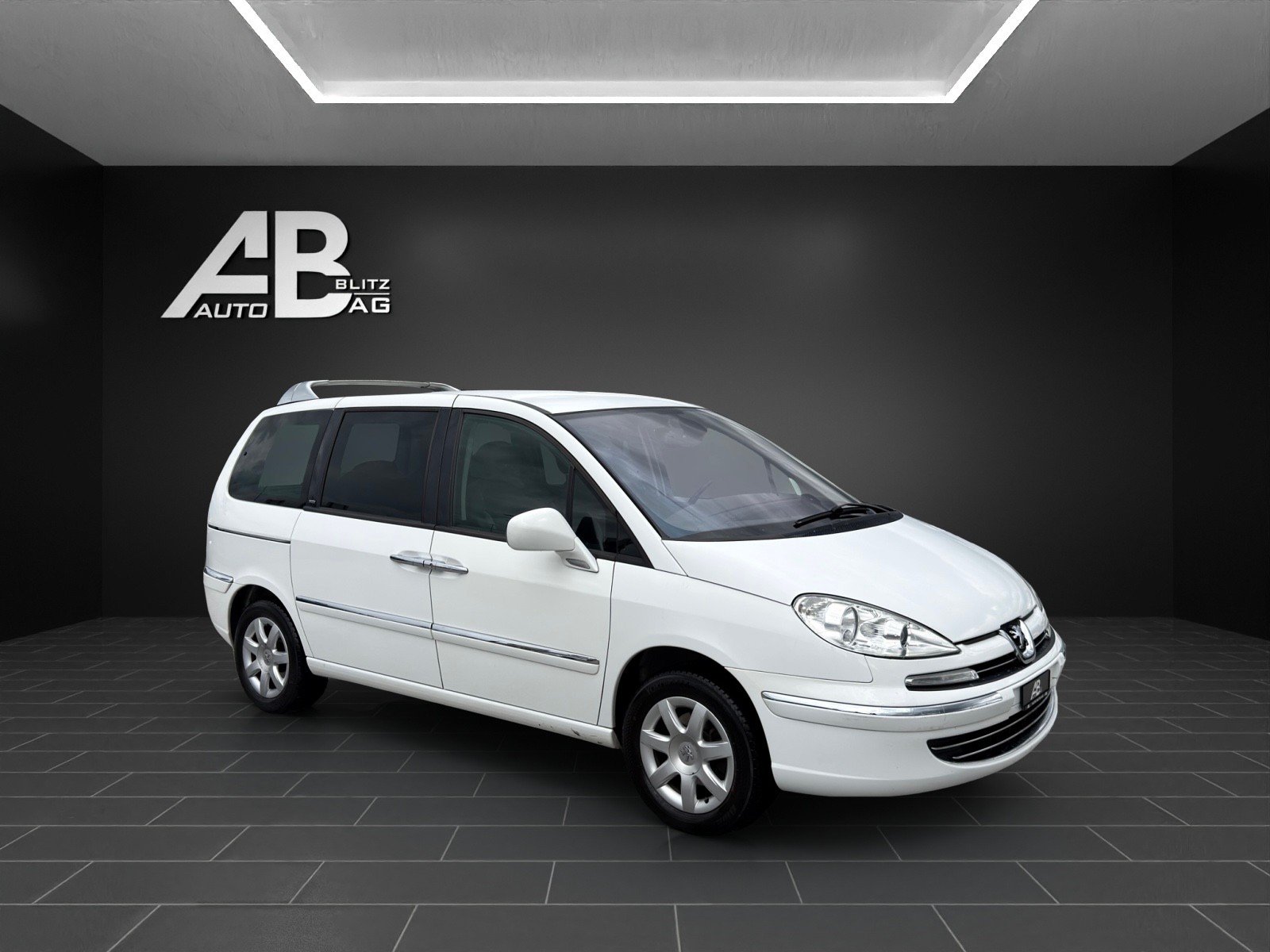 PEUGEOT 807 2.0 16V HDi Active-image-5