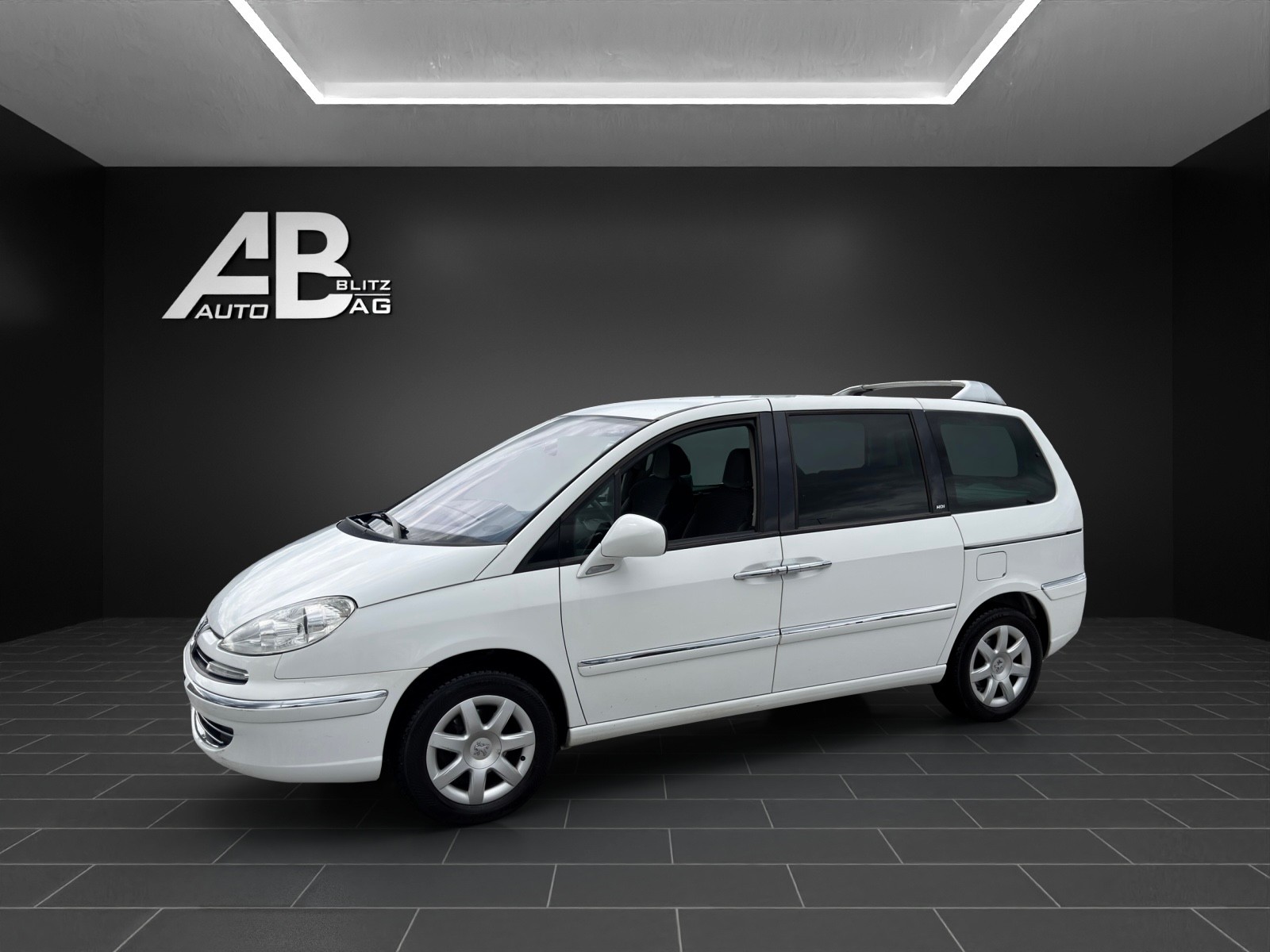 PEUGEOT 807 2.0 16V HDi Active-image-1