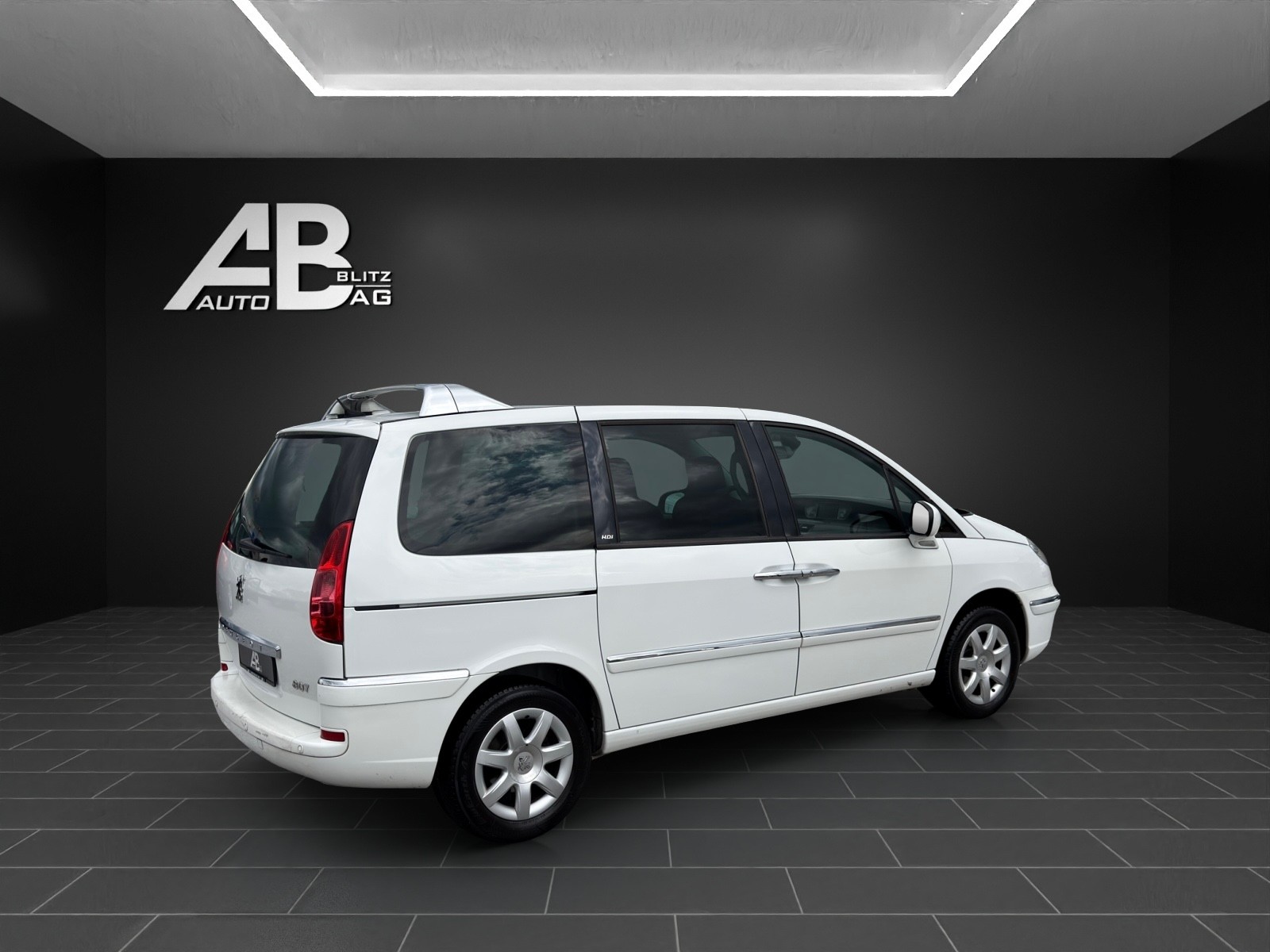 PEUGEOT 807 2.0 16V HDi Active-image-4