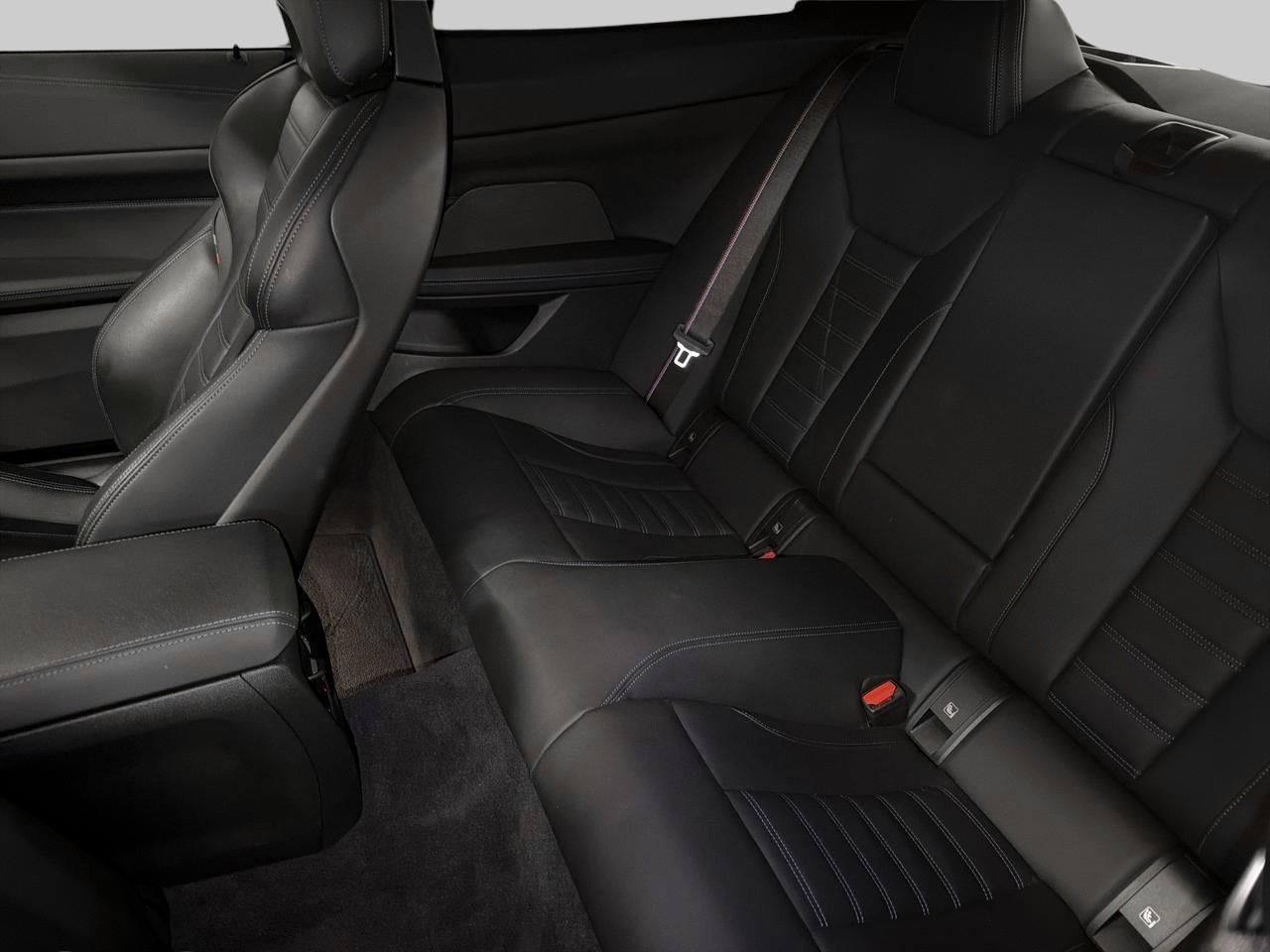 BMW M440i xDrive Coupe M-Sport-image-12