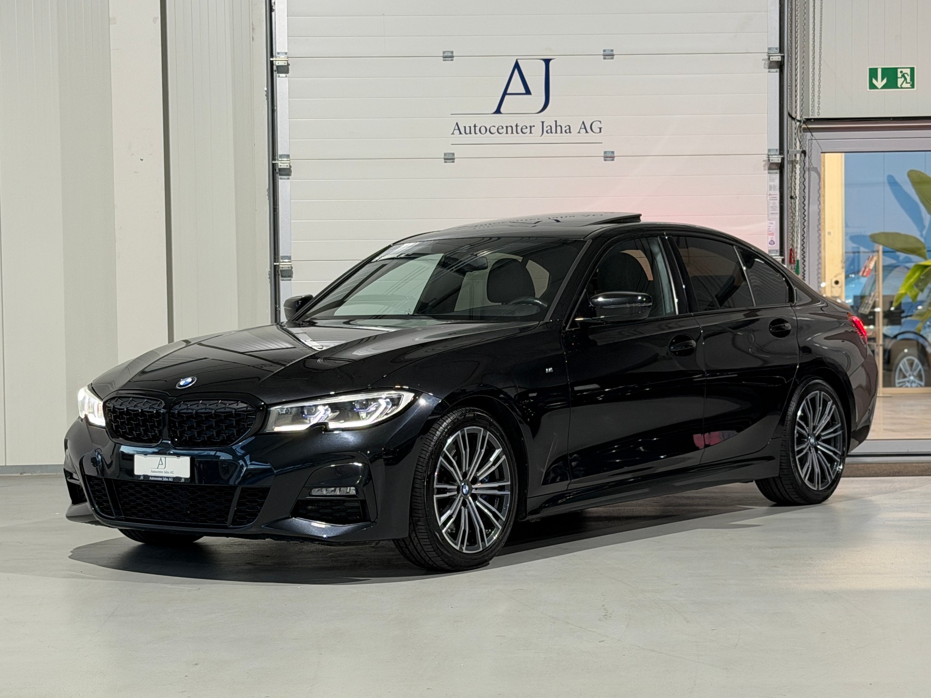 BMW 330d xDrive Steptronic M Sport (CH)-image-2