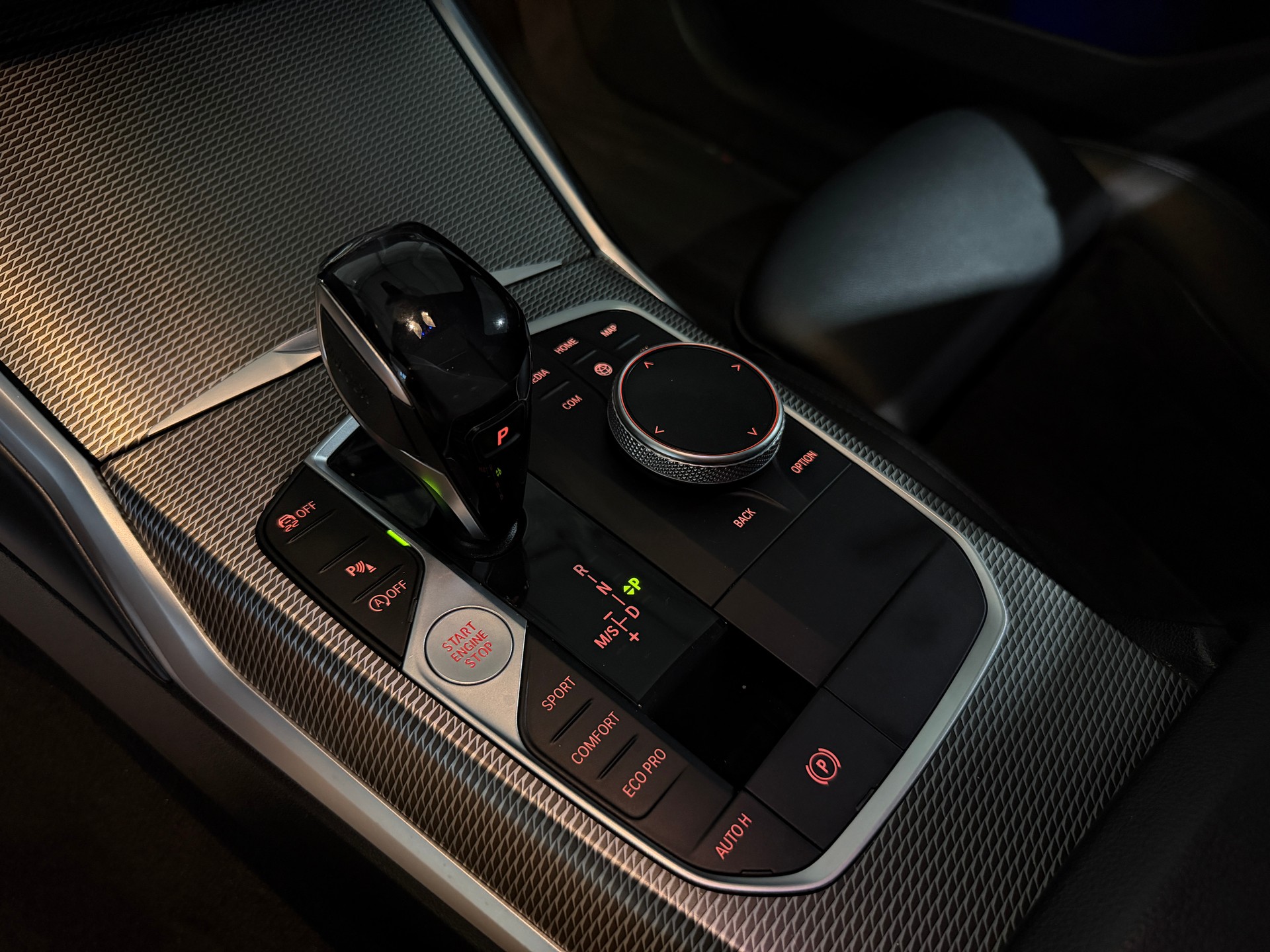 BMW 330d xDrive Steptronic M Sport (CH)-image-15