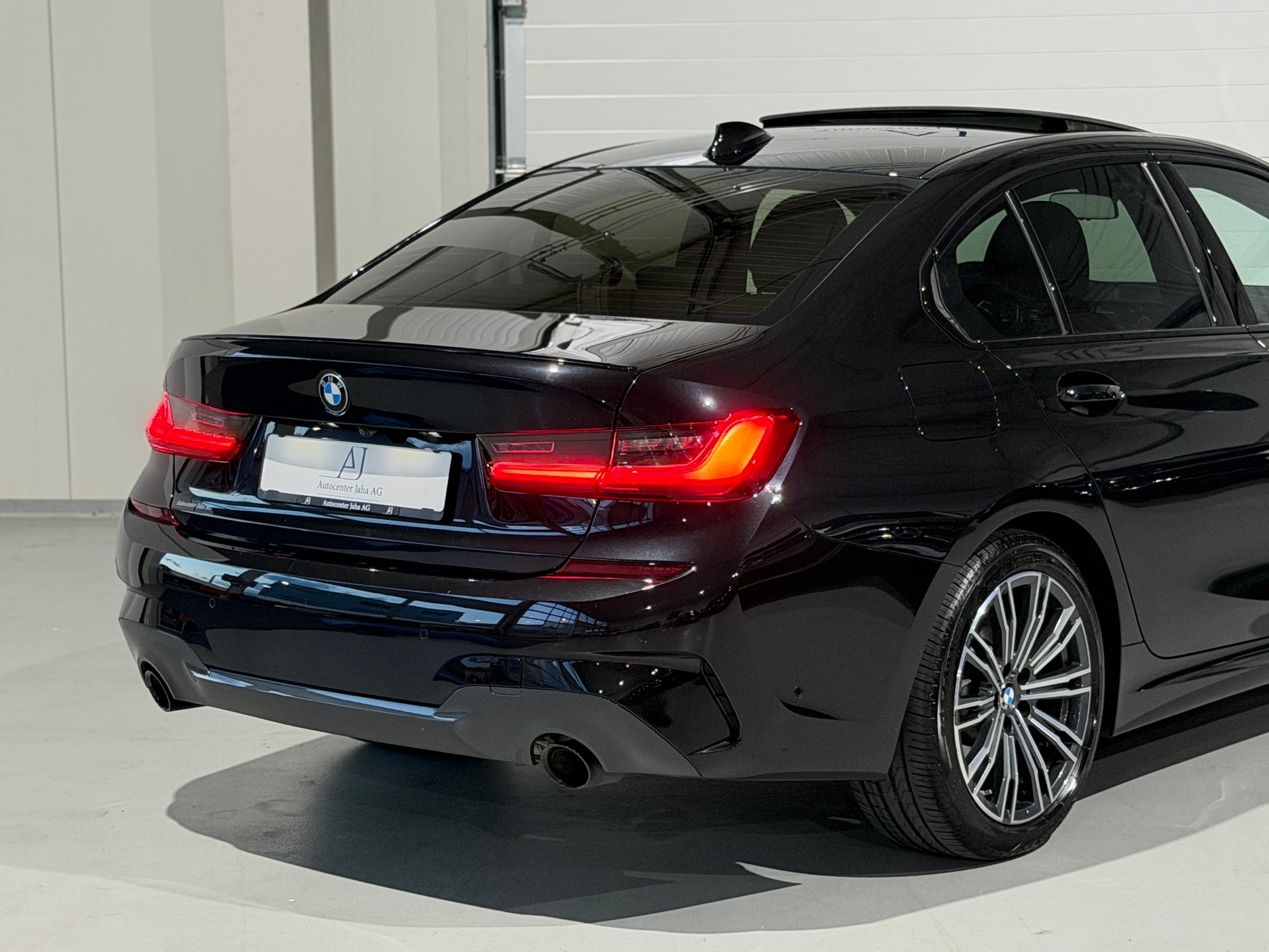 BMW 330d xDrive Steptronic M Sport (CH)-image-5