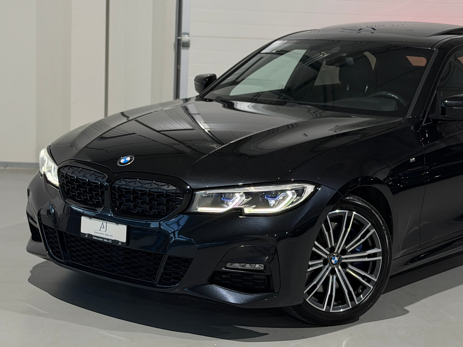 BMW 330d xDrive Steptronic M Sport (CH)-image-1