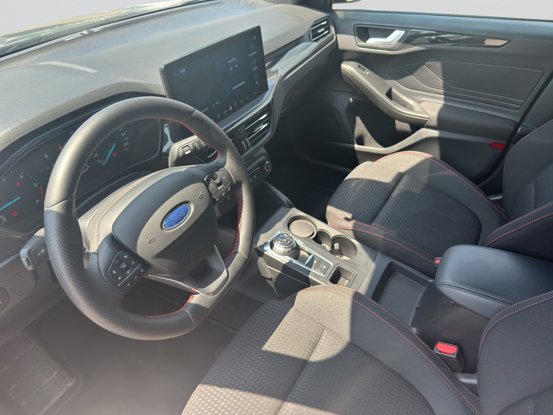 FORD Focus 1.5 TDCi EcoBlue ST-Line Automatic-image-9