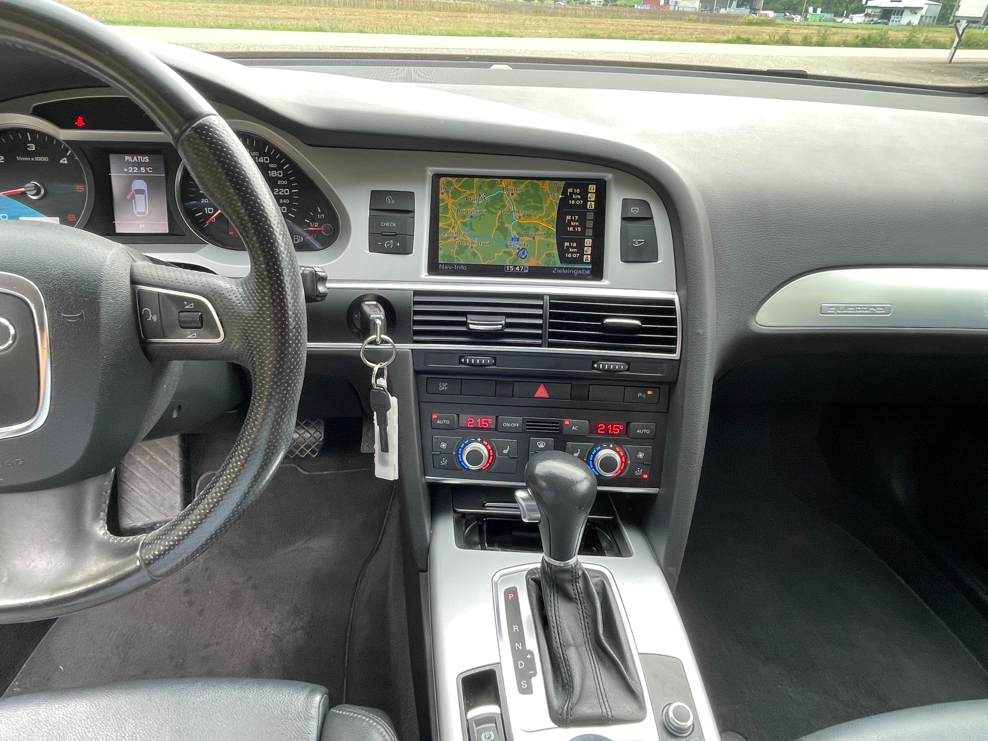AUDI A6 Avant 3.0 V6 TDI quattro tiptronic-image-11