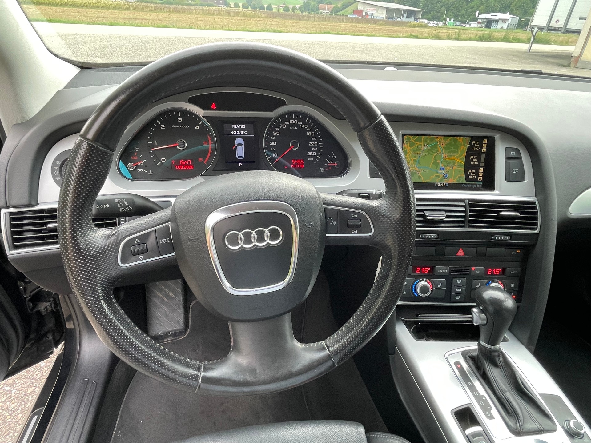 AUDI A6 Avant 3.0 V6 TDI quattro tiptronic-image-12