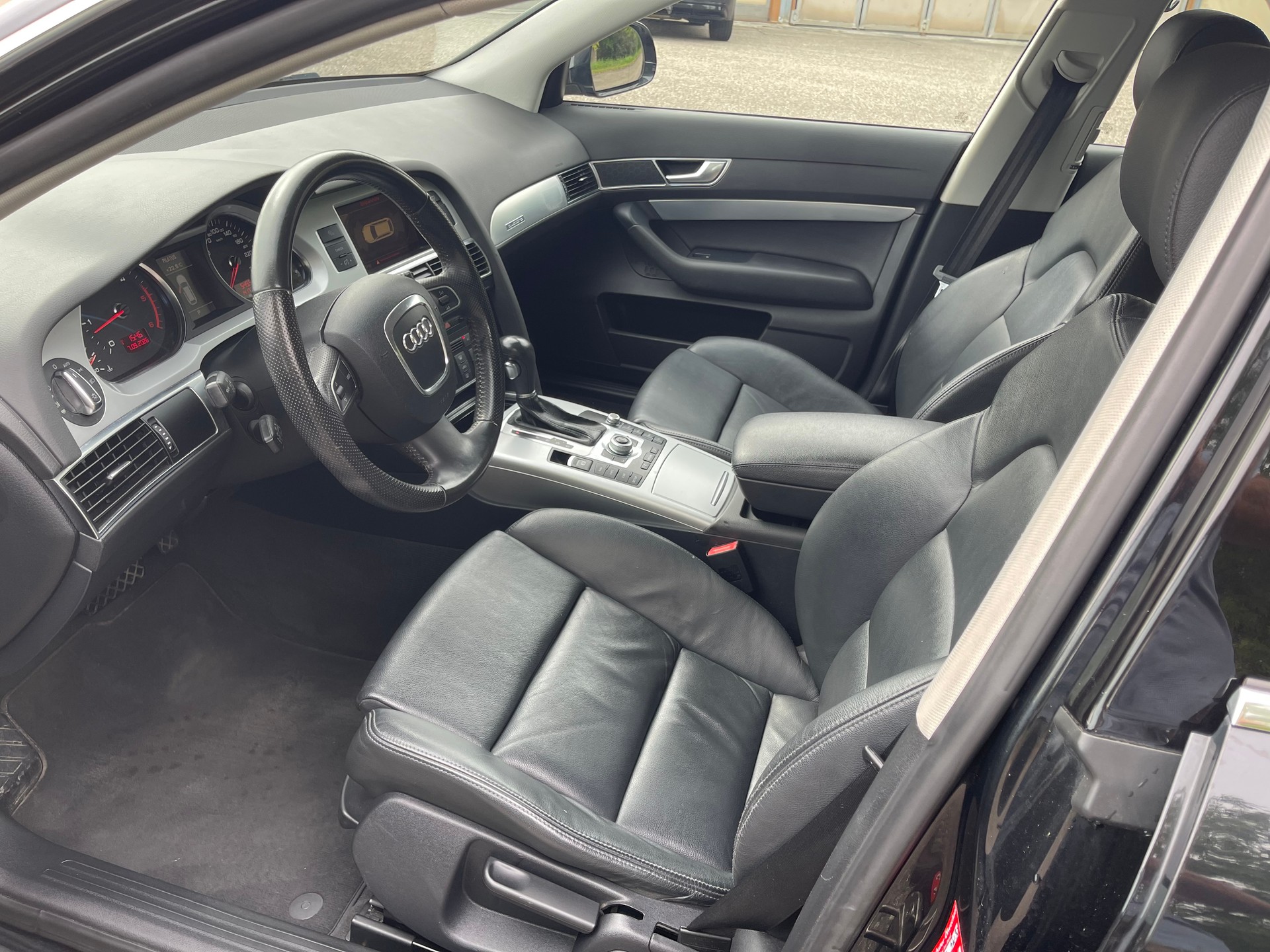 AUDI A6 Avant 3.0 V6 TDI quattro tiptronic-image-7